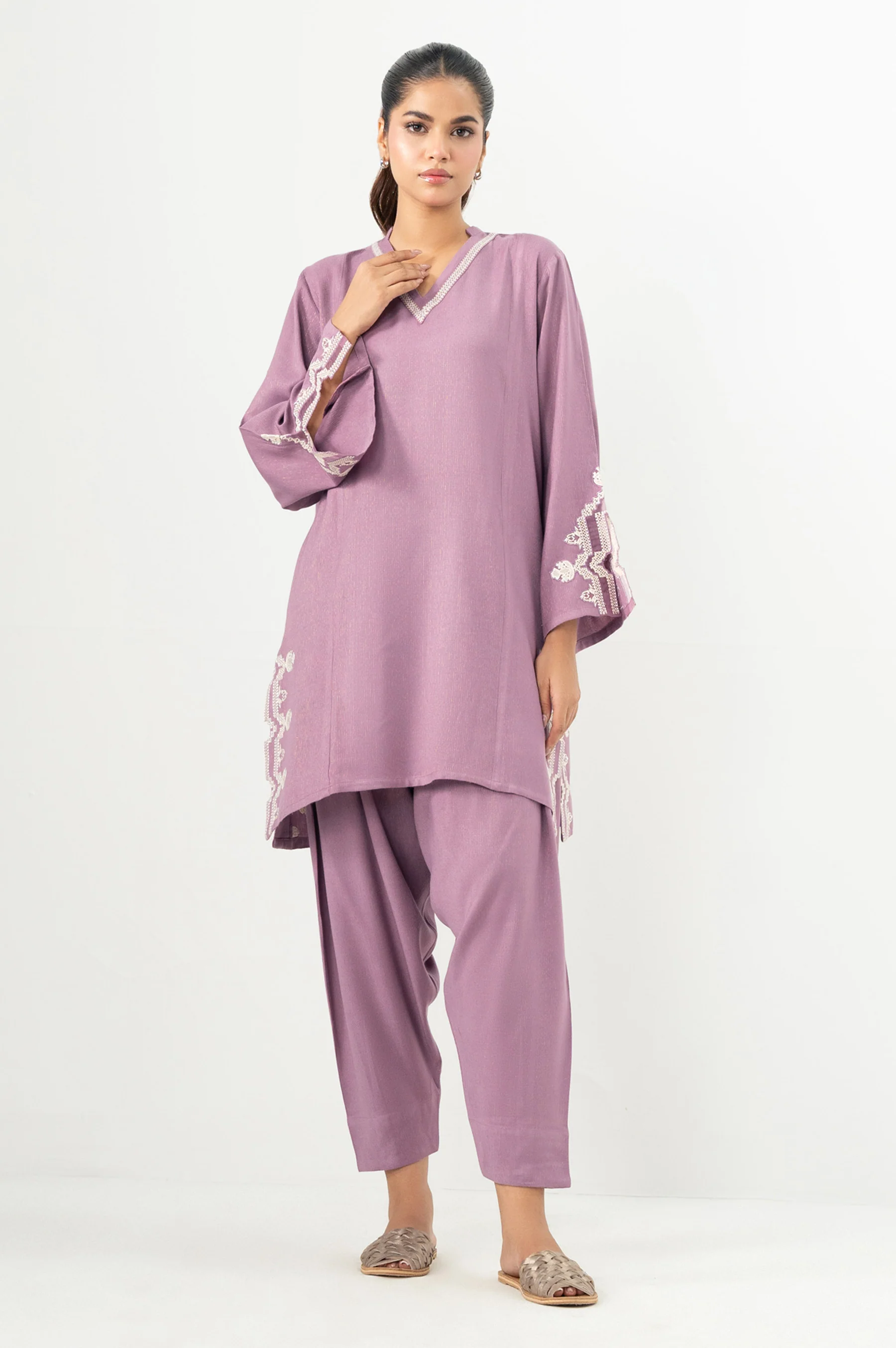STITCHED EMBROIDERED SHIRT BOTTOM - Image 4