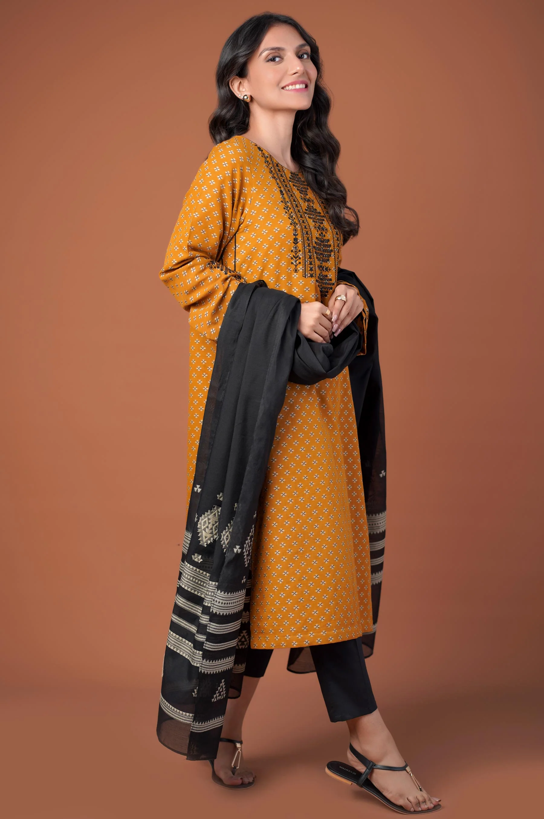 Stitched 2 Piece Color Jacquard Suit - Image 3