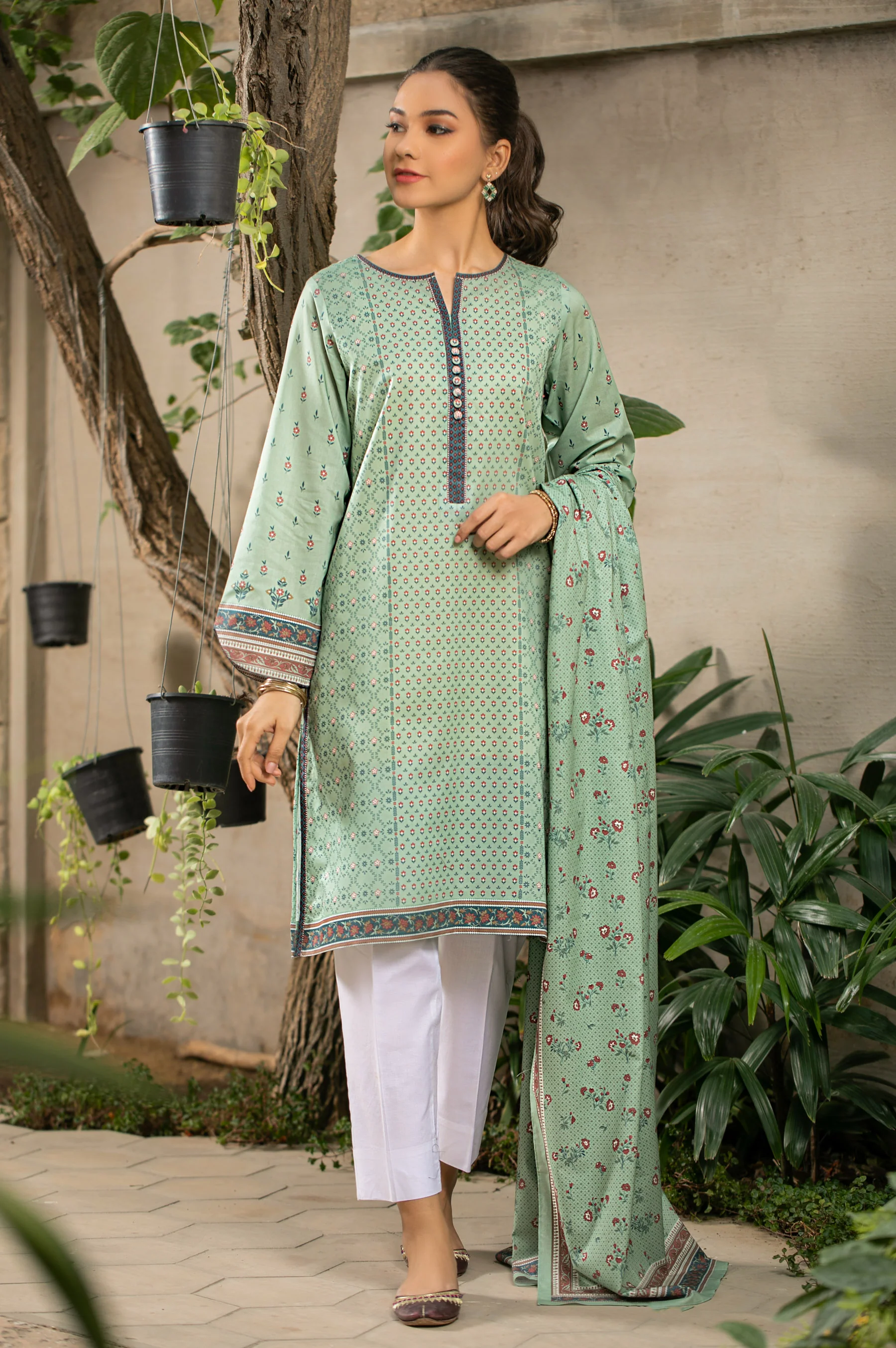 Stitched 2 Piece Printed Cambric Suit