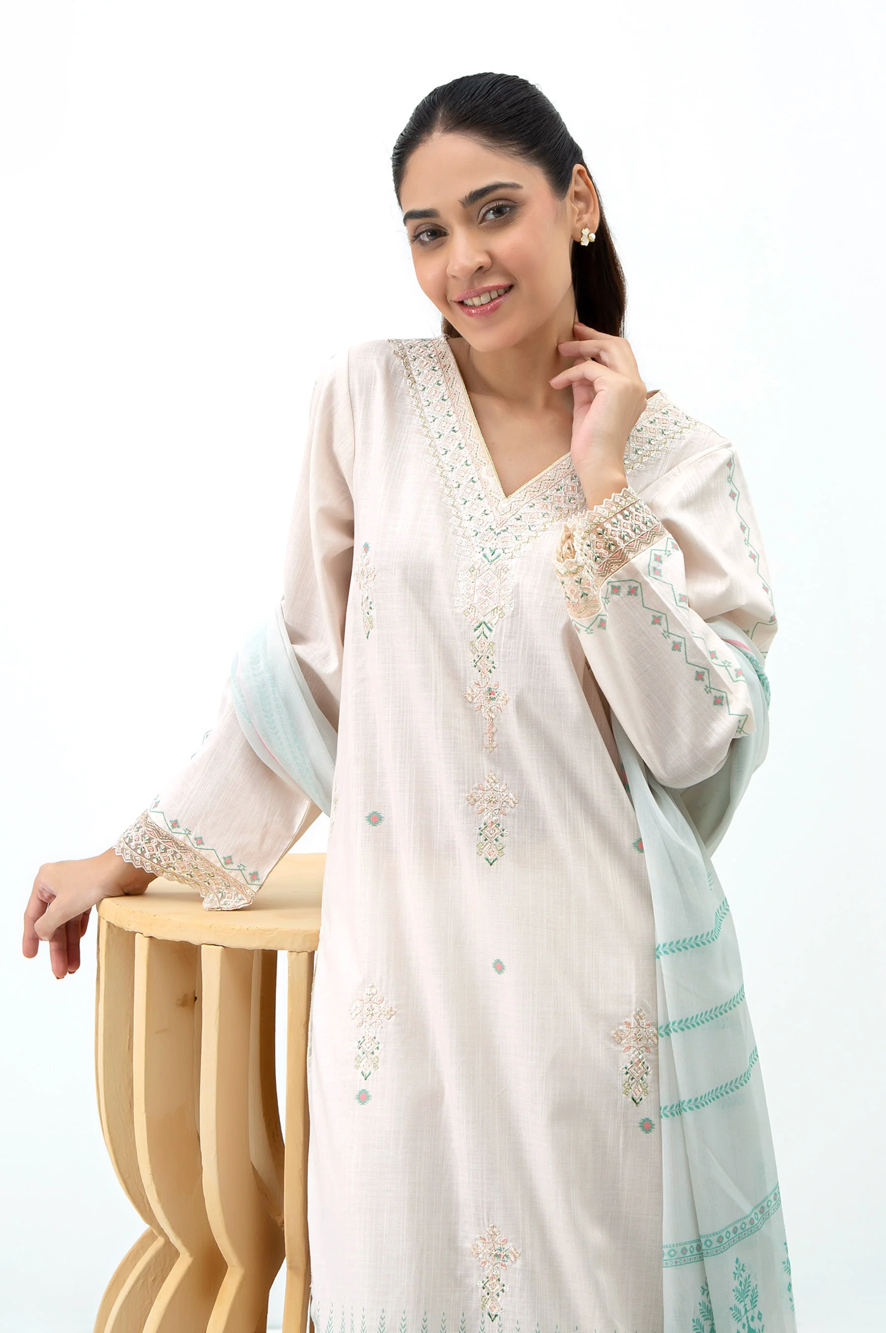EMBROIDERED BOTH SIDE SLUB STITCHED SHIRT DUPATTA - Image 4