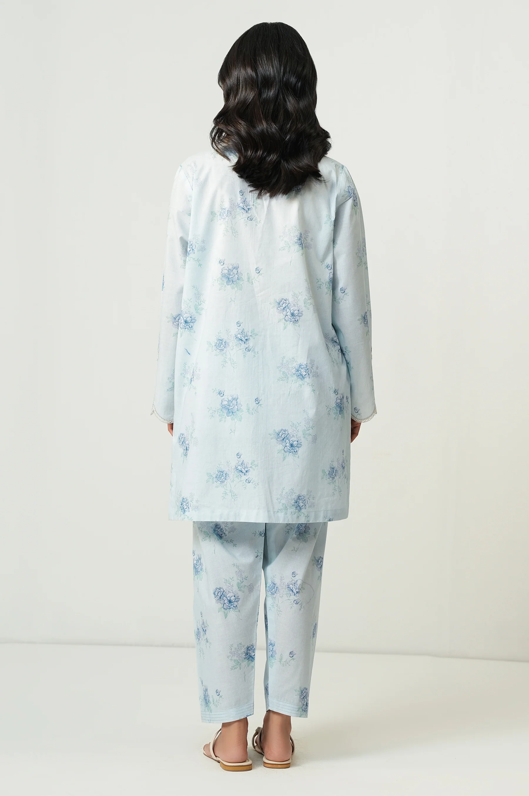 STITCHED EMBROIDERED SLUB LAWN SHIRT BOTTOM - Image 4