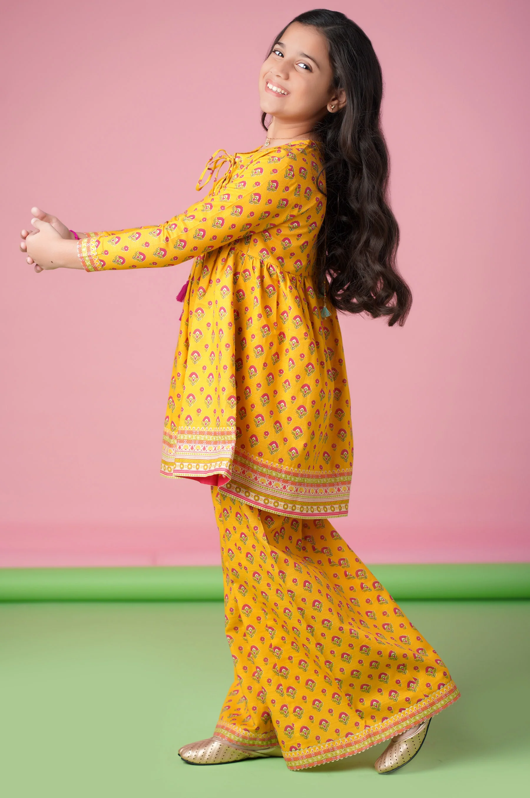 Stitched 2 Piece Printed Khaddar Suit - Image 3