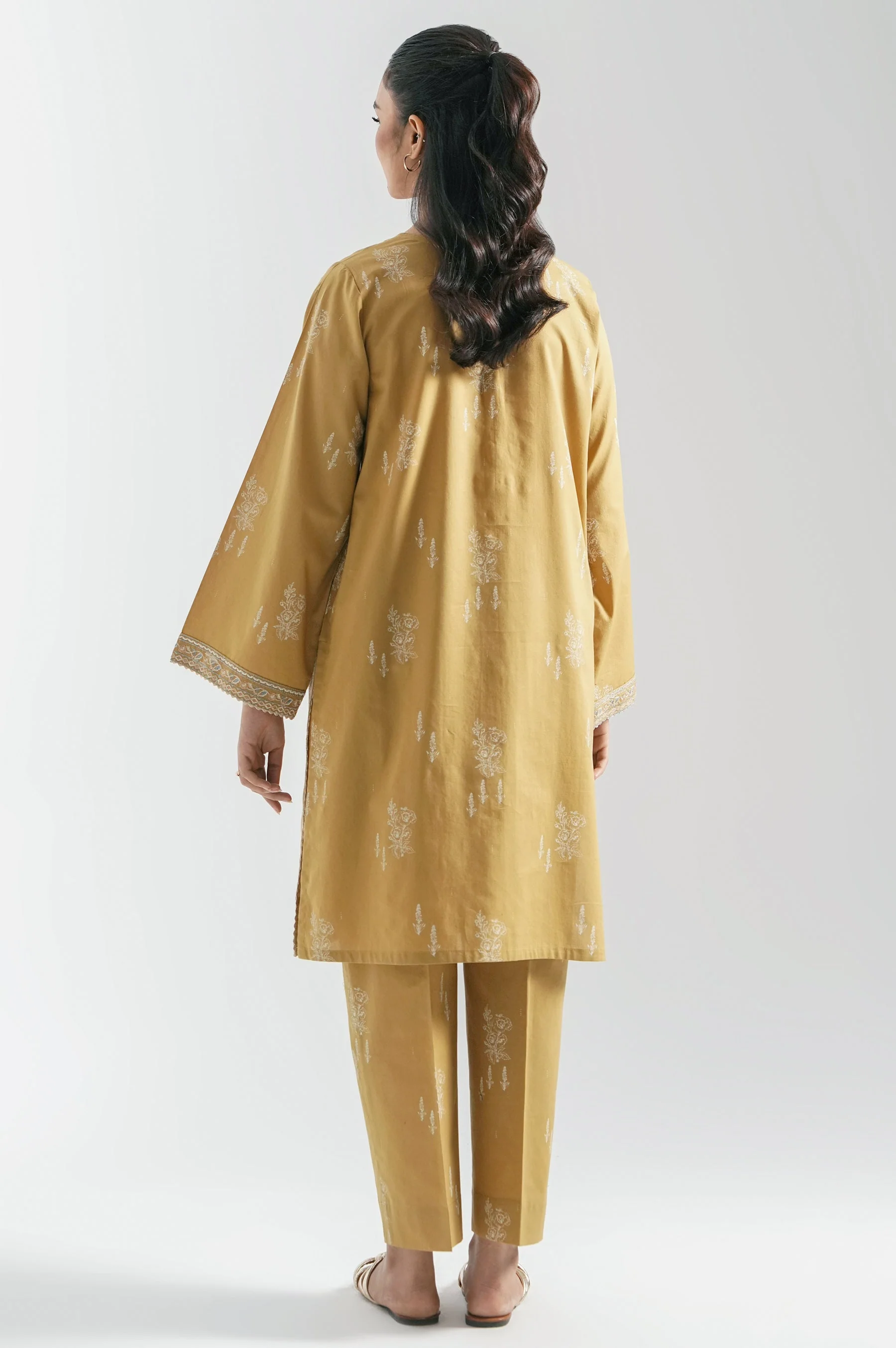 STITCHED EMBROIDERED CAMBRIC SHIRT BOTTOM (FACTORY E-OUTLET) - Image 5