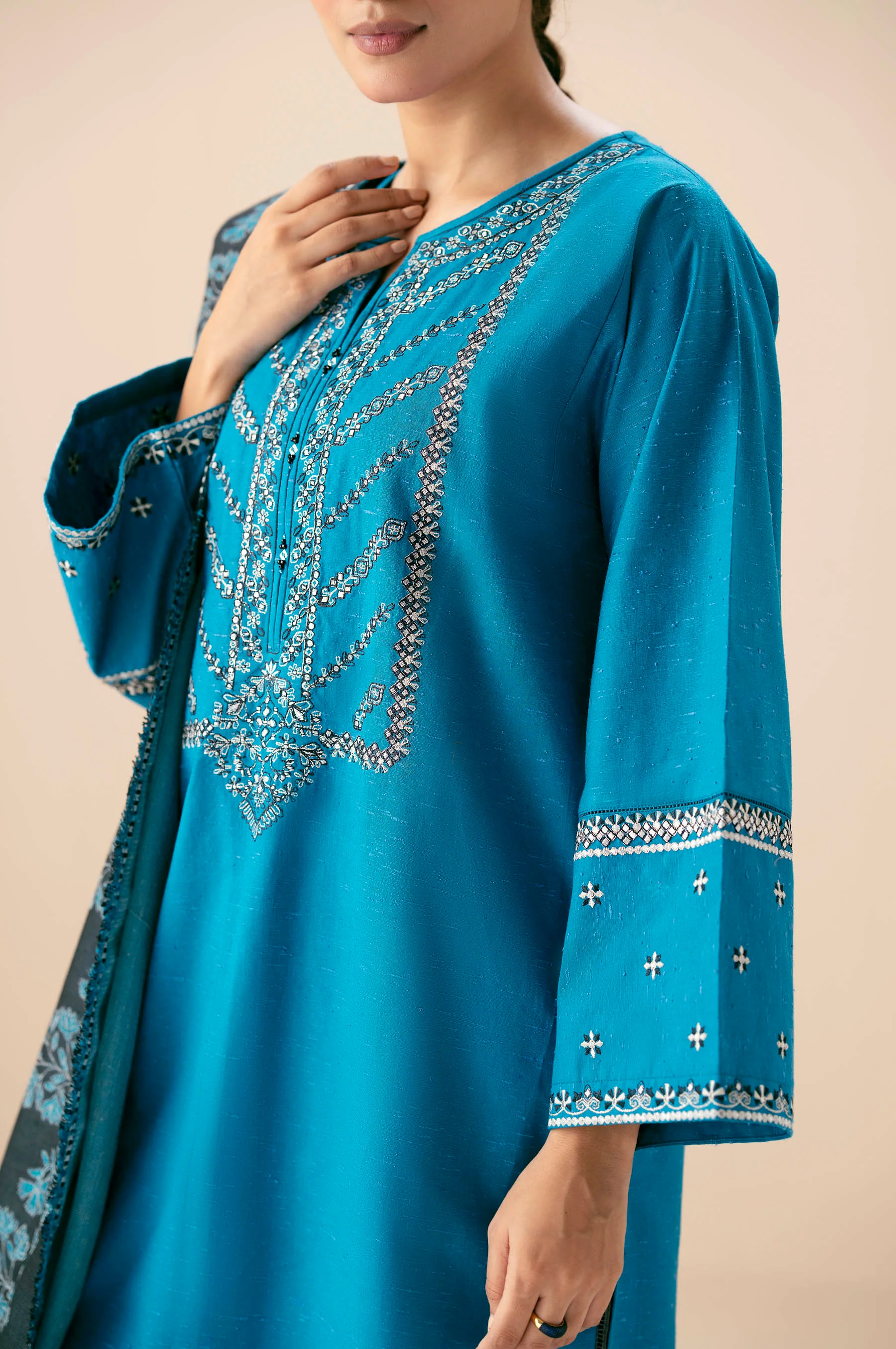 EMBROIDERED SLUB STITCHED SHIRT BOTTOM - Image 2