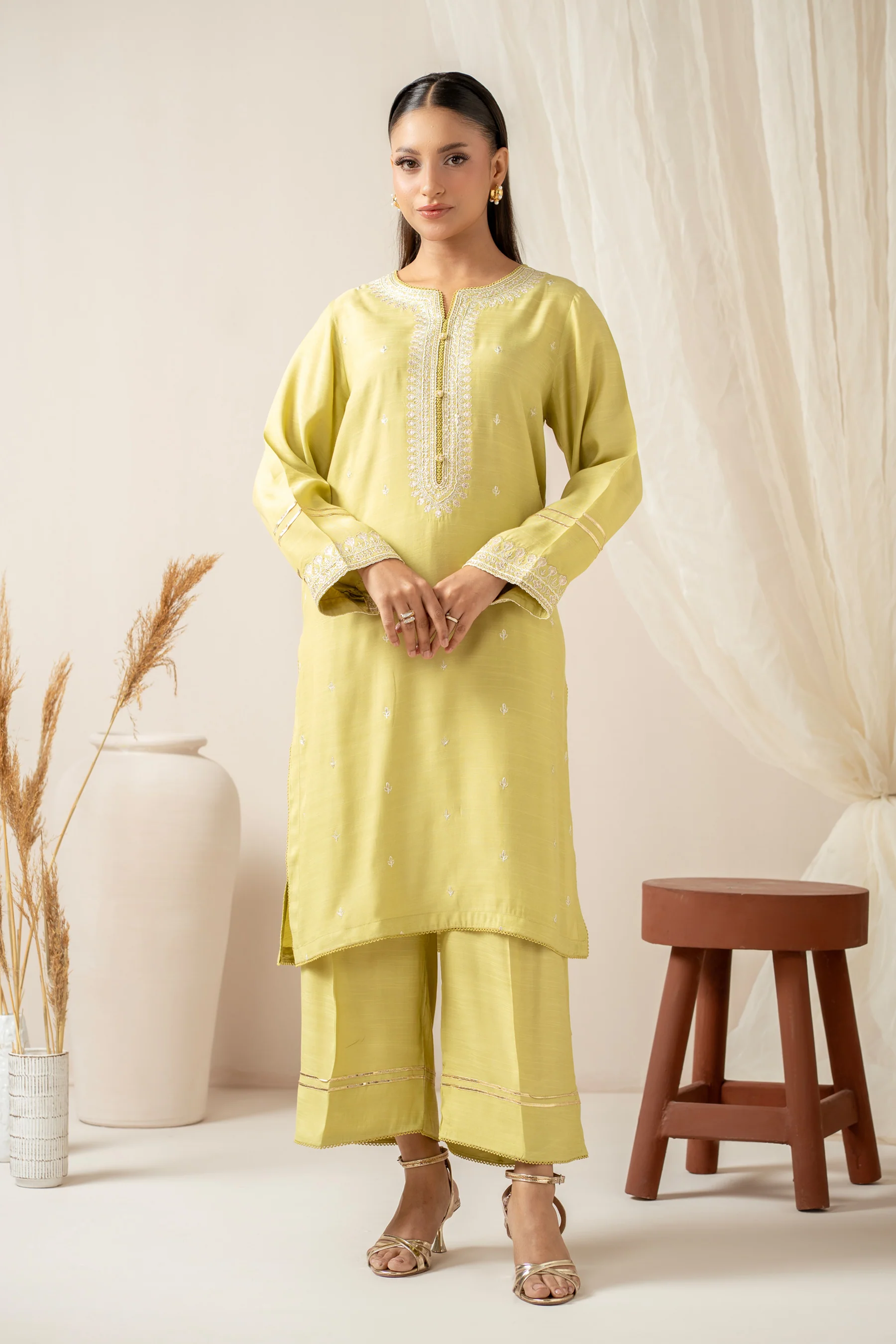 STITCHED EMBROIDERED SHIRT BOTTOM