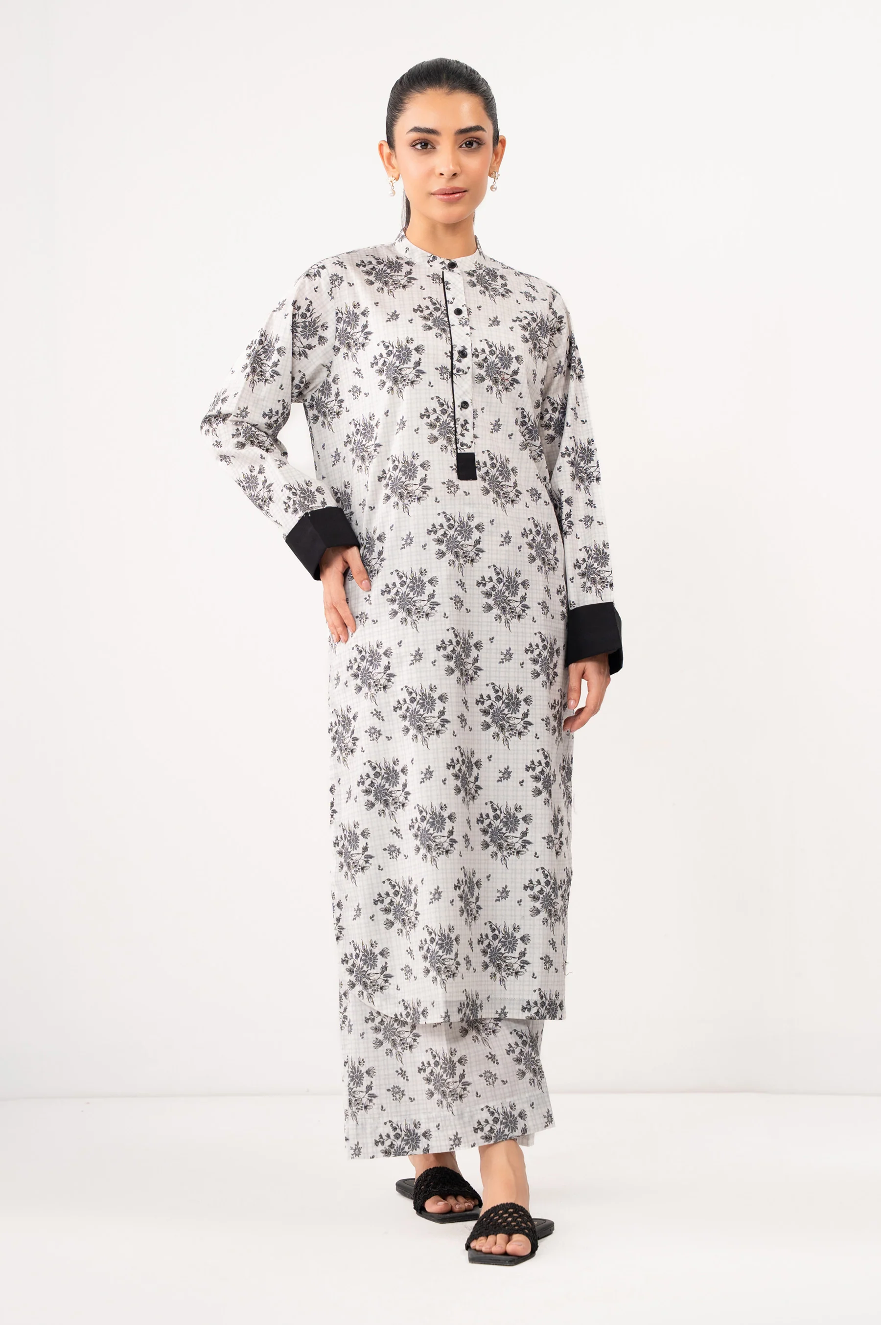Stitched 2 Piece Printed Cambric Suit