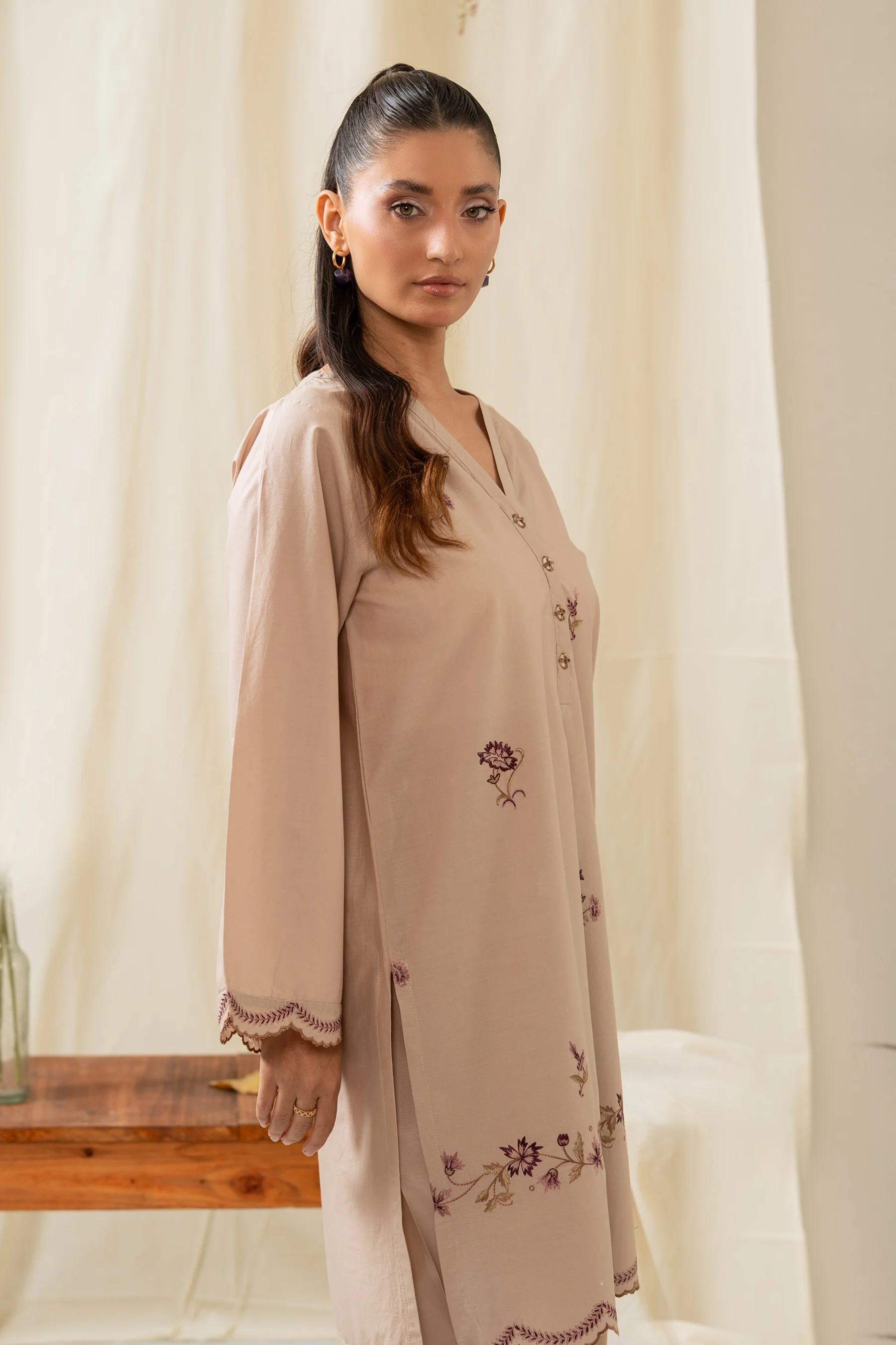 STITCHED EMBROIDERED CAMBRIC SUIT - Image 4