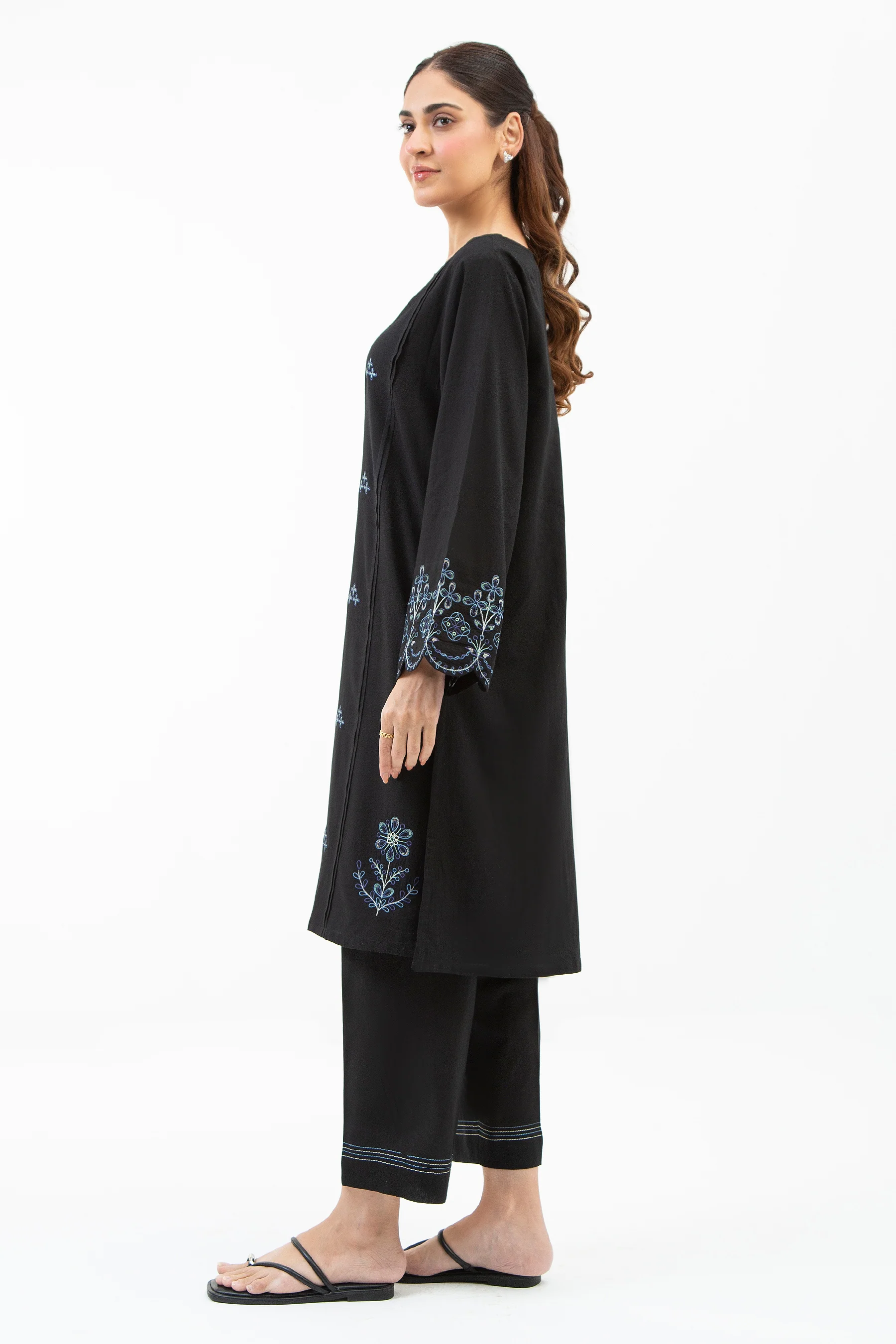 EMBROIDERED CAMBRIC STITCHED 2 PIECE SUIT - Image 6