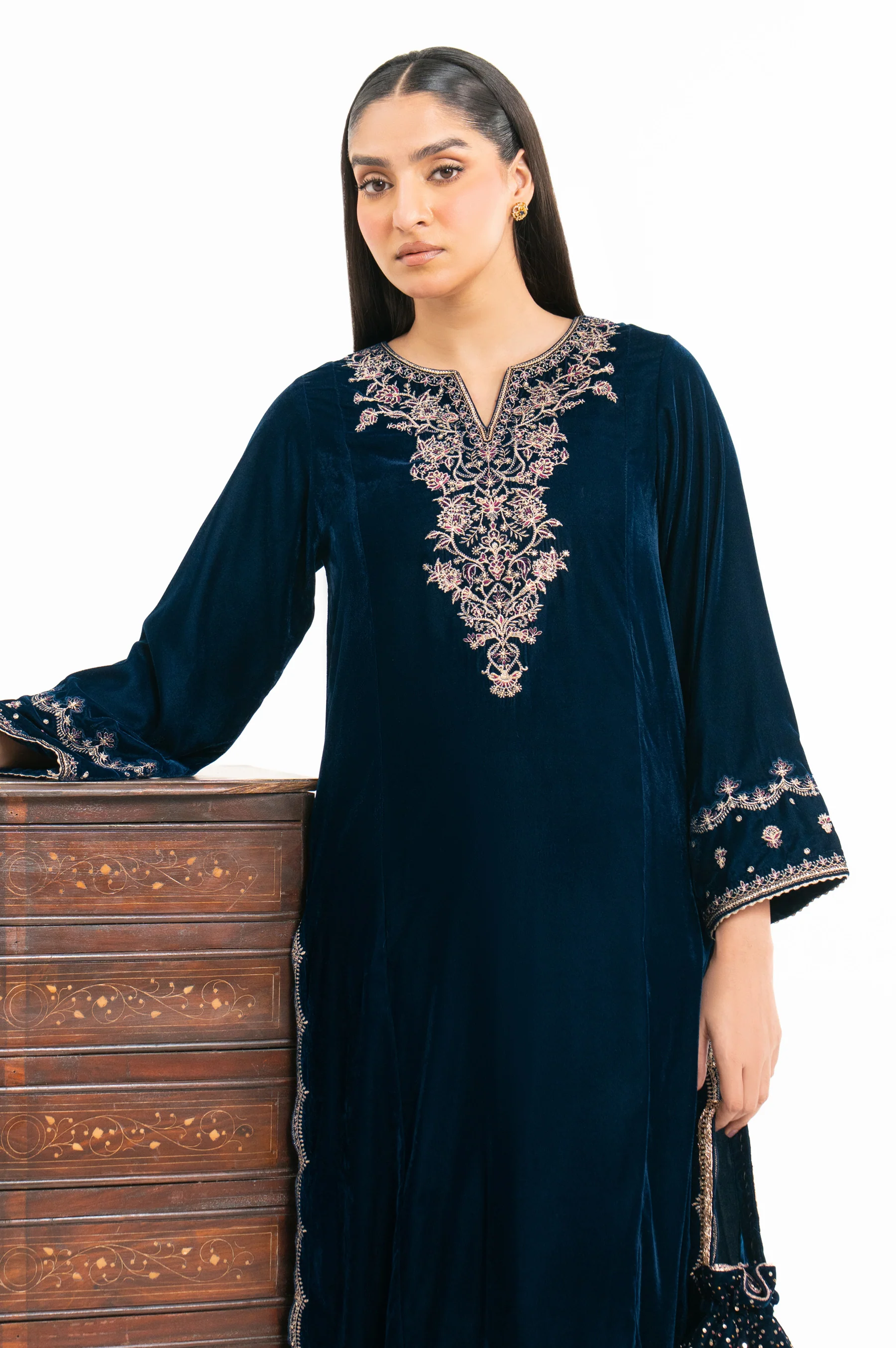 EMBROIDERED VELVET SHIRT & BOTTOM - Image 3
