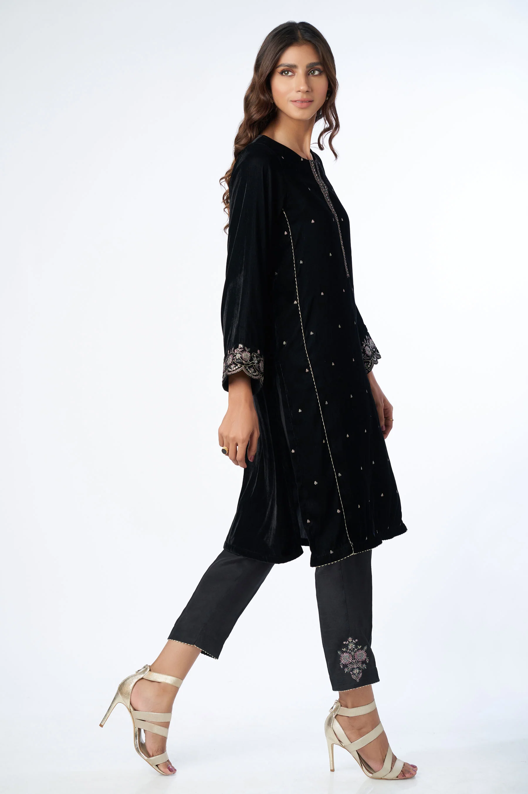 Stitched 2 Piece Velvet Embroidered Suit - Image 2