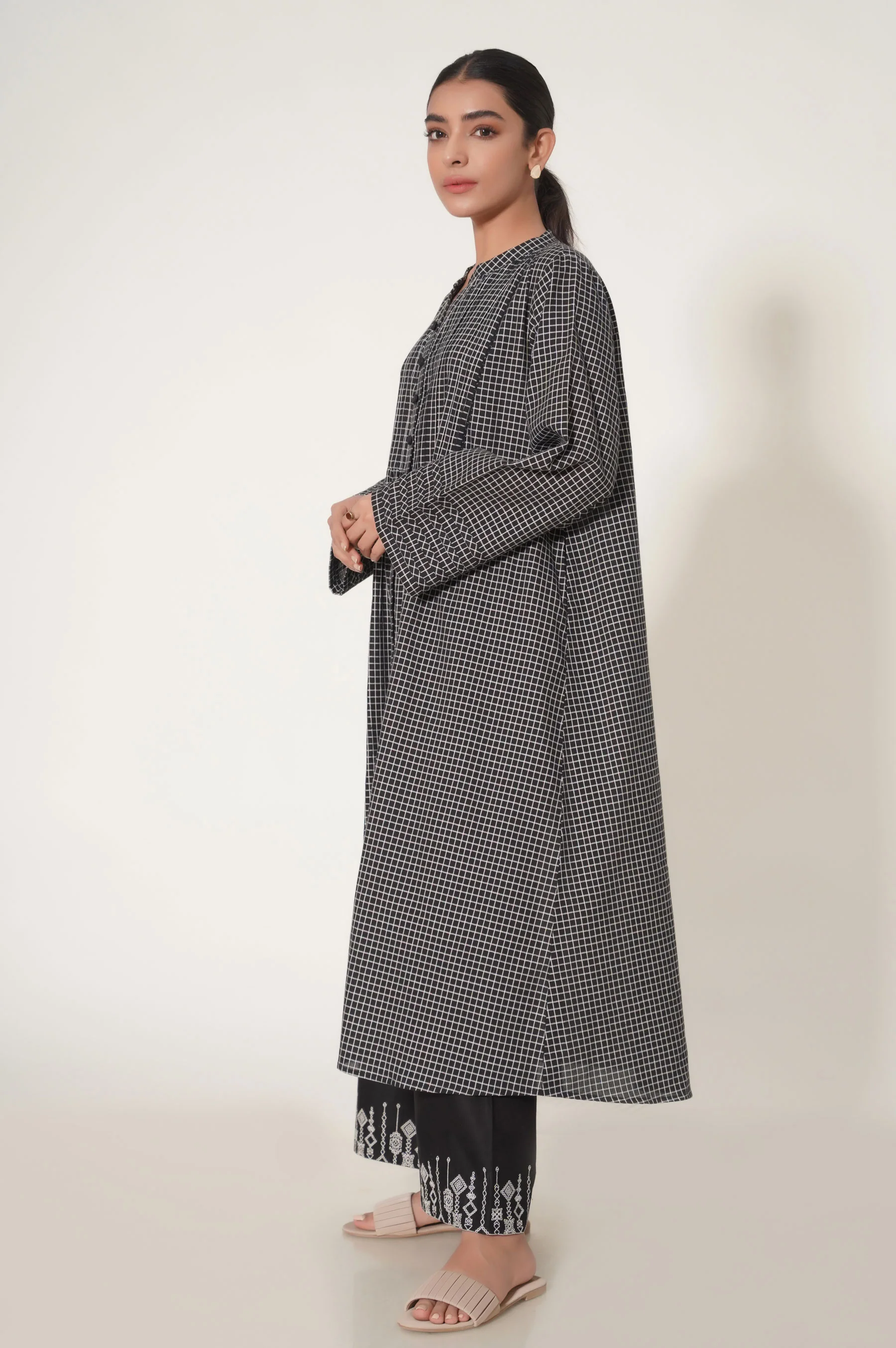 Stitched 2 Piece Yarn Dyed Embroidered Suit - Image 3