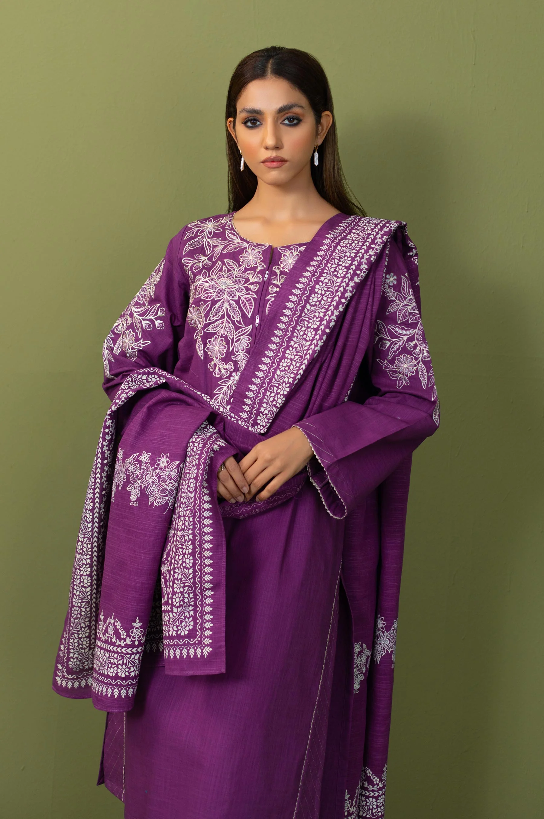 EMBROIDERED SUIT - Image 2