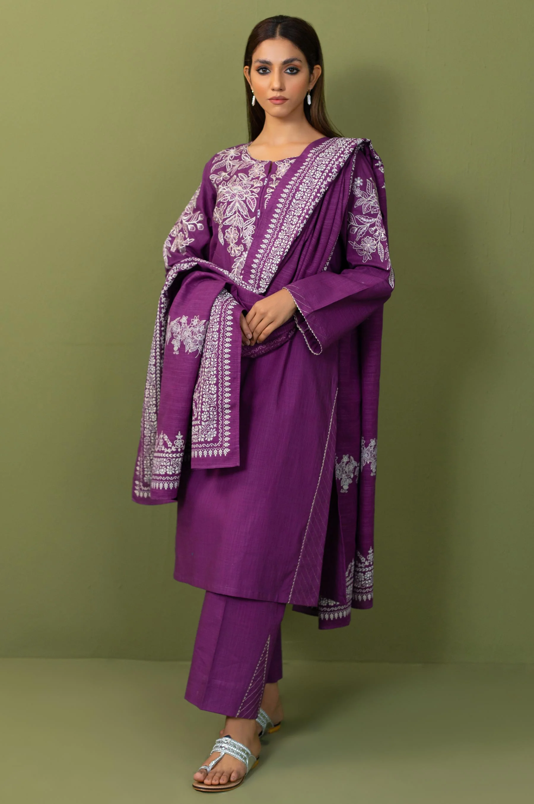 EMBROIDERED SUIT - Image 4