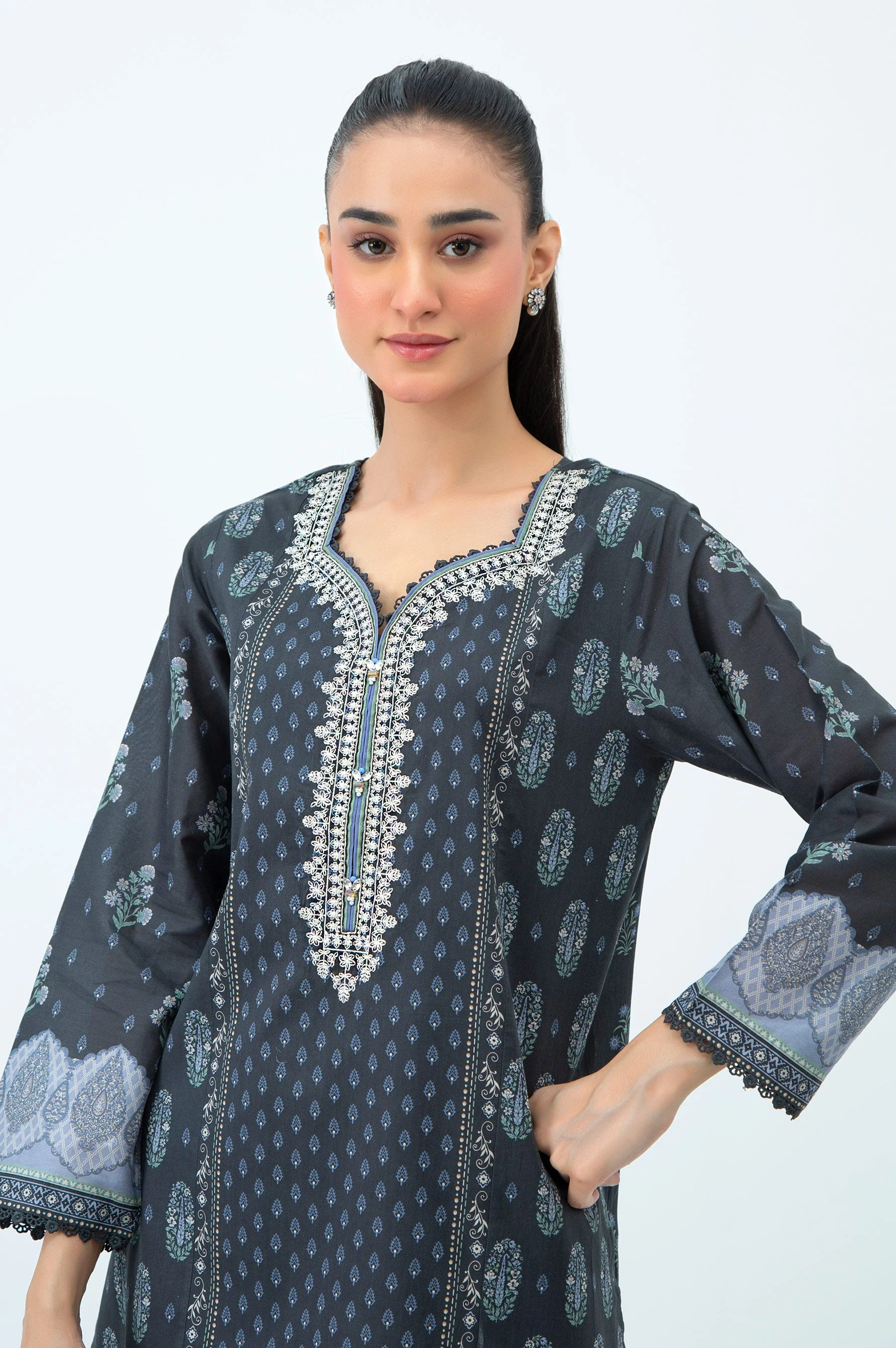 STITCHED EMBROIDERED LAWN SUIT (FACTORY E-OUTLET) - Image 6