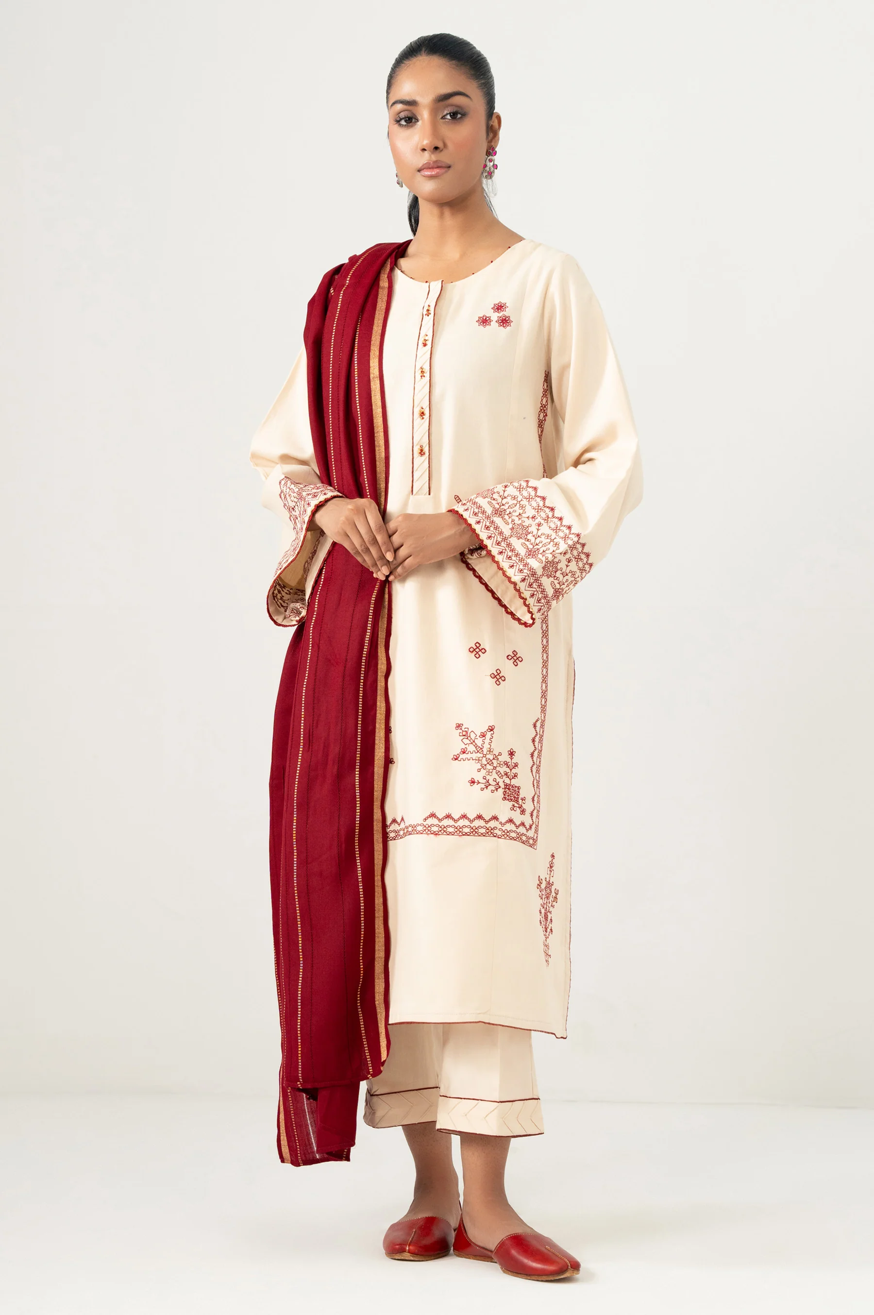 EMBROIDERED SUIT