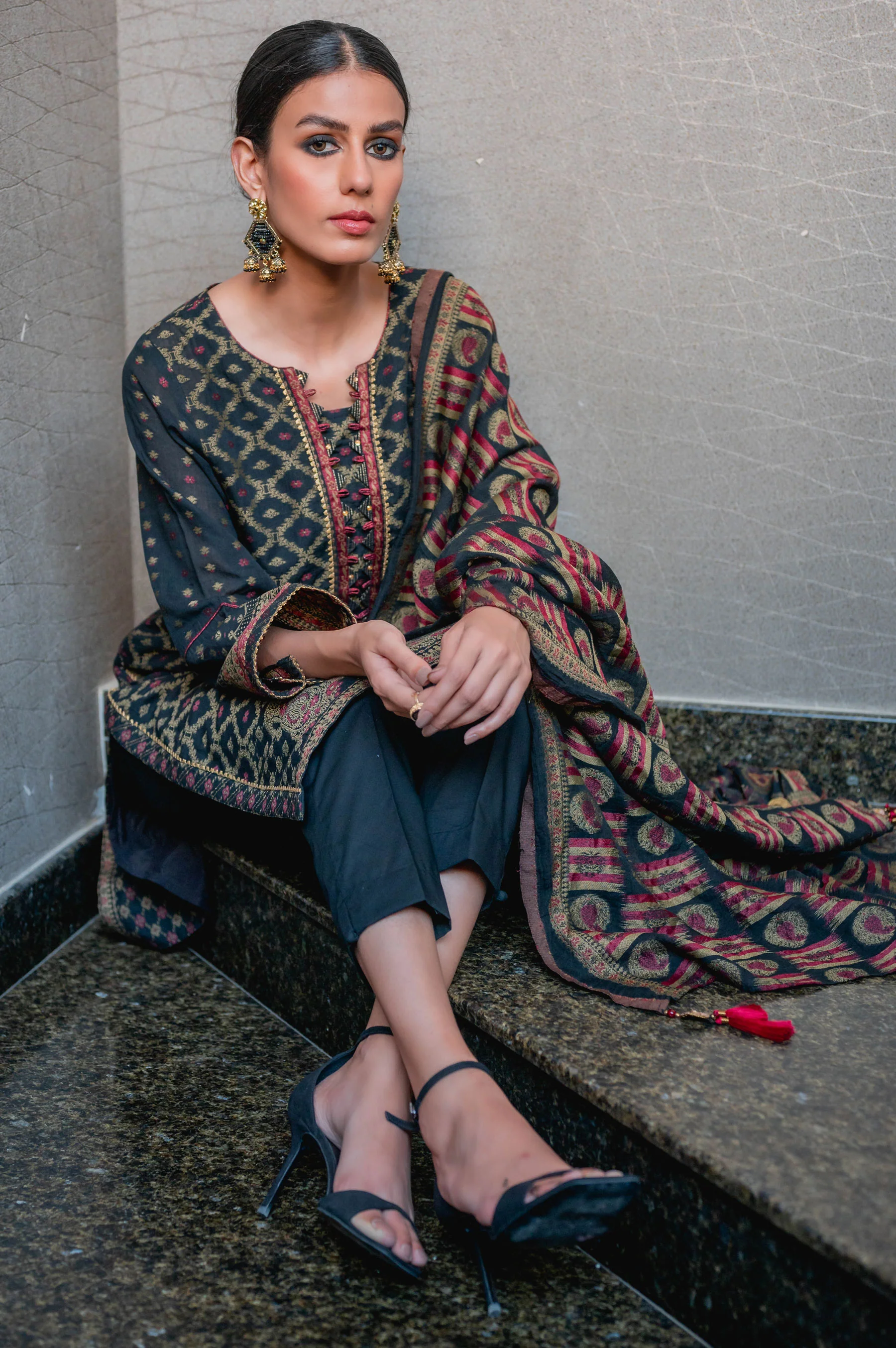 Stitched 3 Piece Jacquard Suit - Image 3