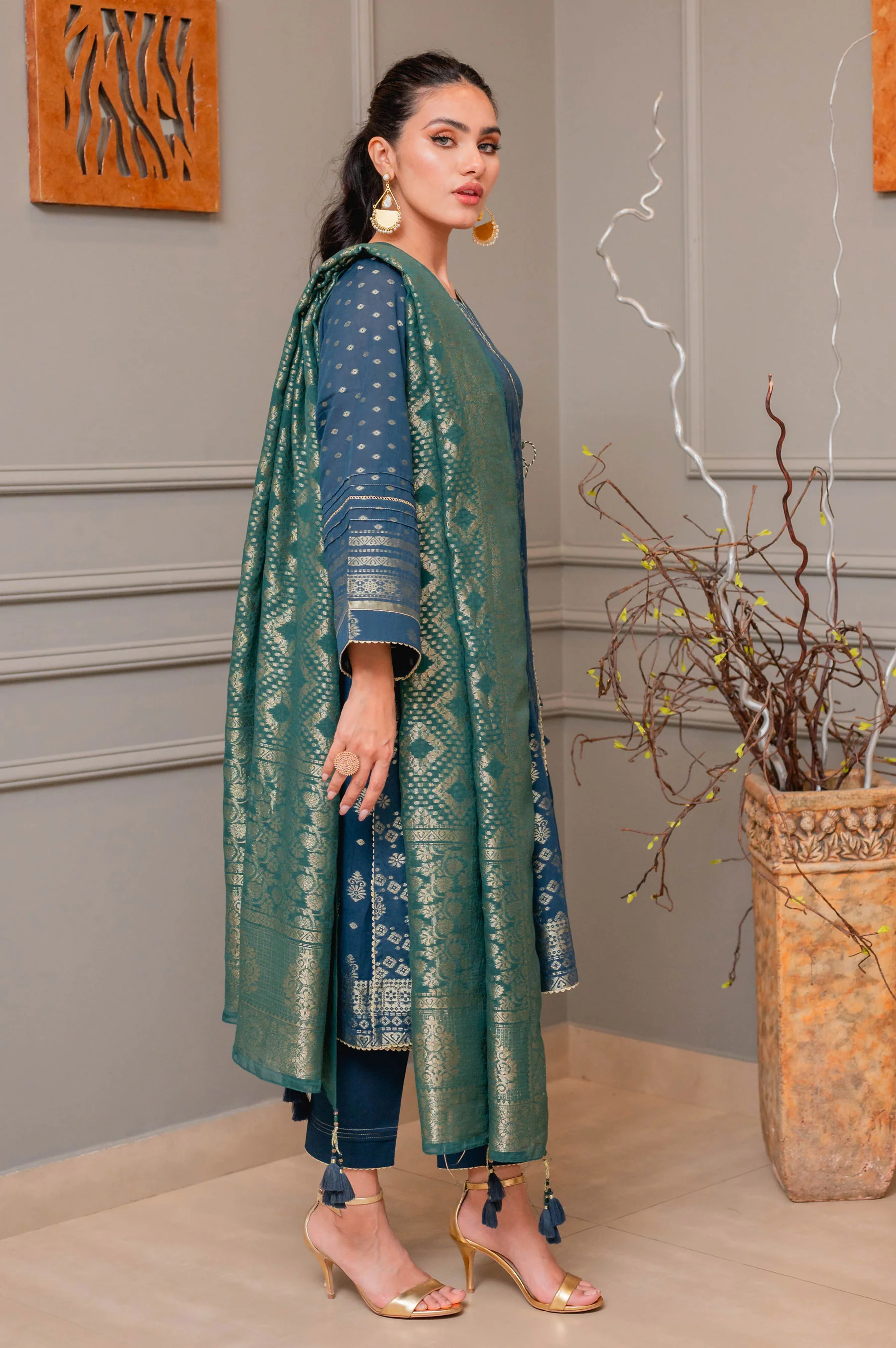 Stitched 3 Piece Jacquard Suit - Image 4