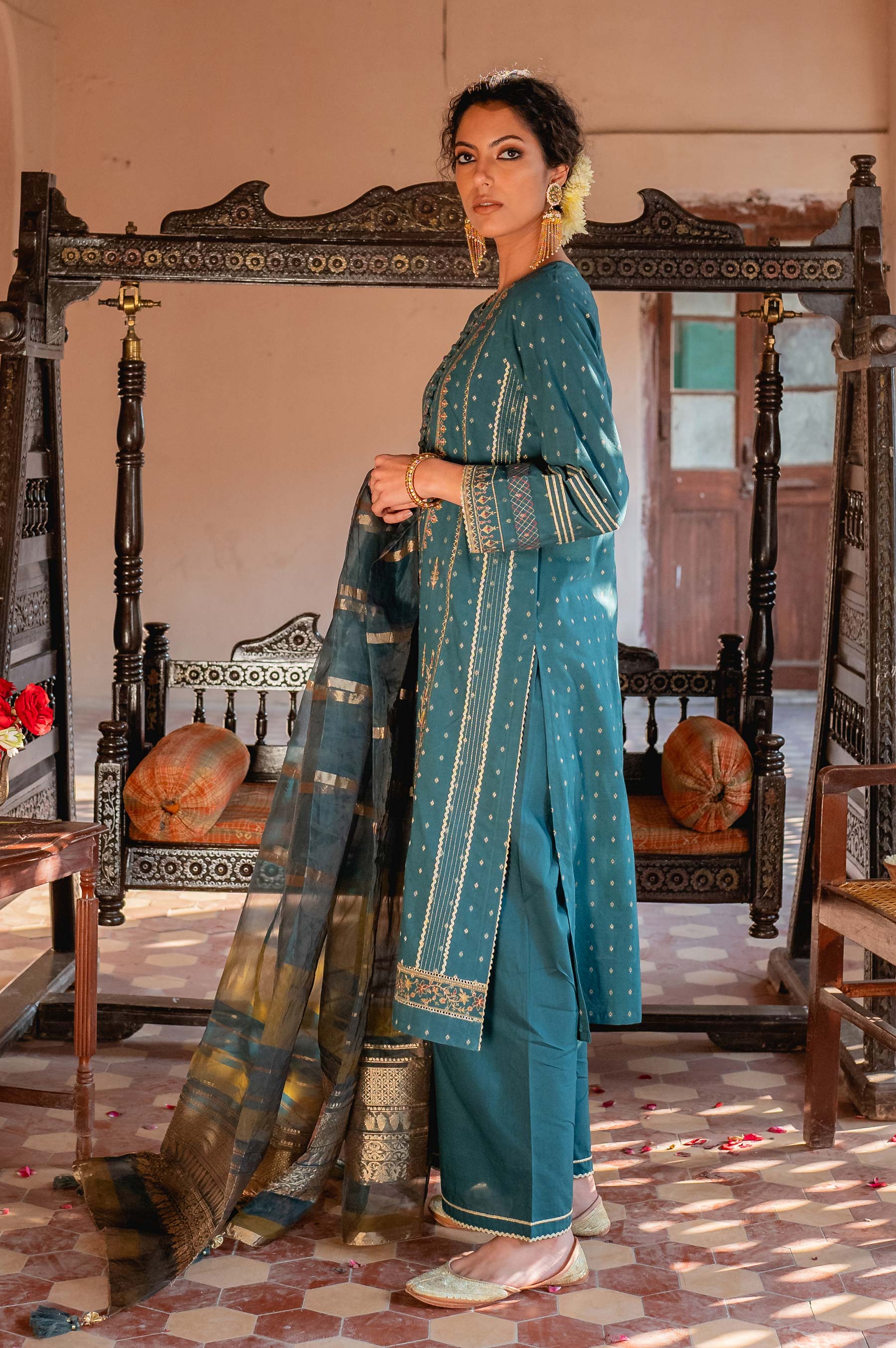 Stitched 3 Piece Maysuri Jacquard with Shaded Organza Suit - Image 4