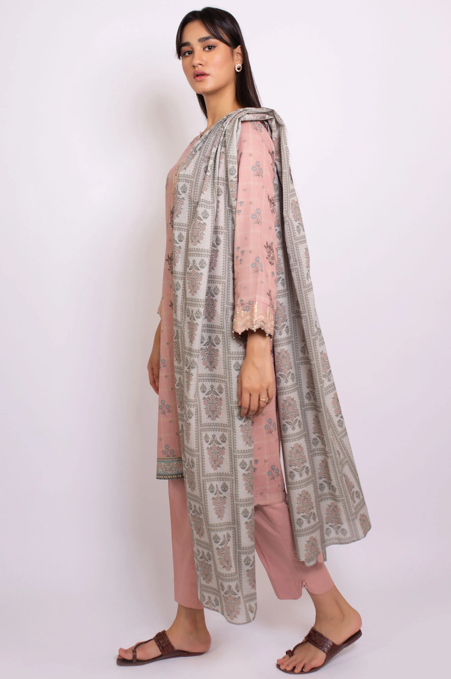 Stitched 3 Piece Embroidered Karandi Suit - Image 4
