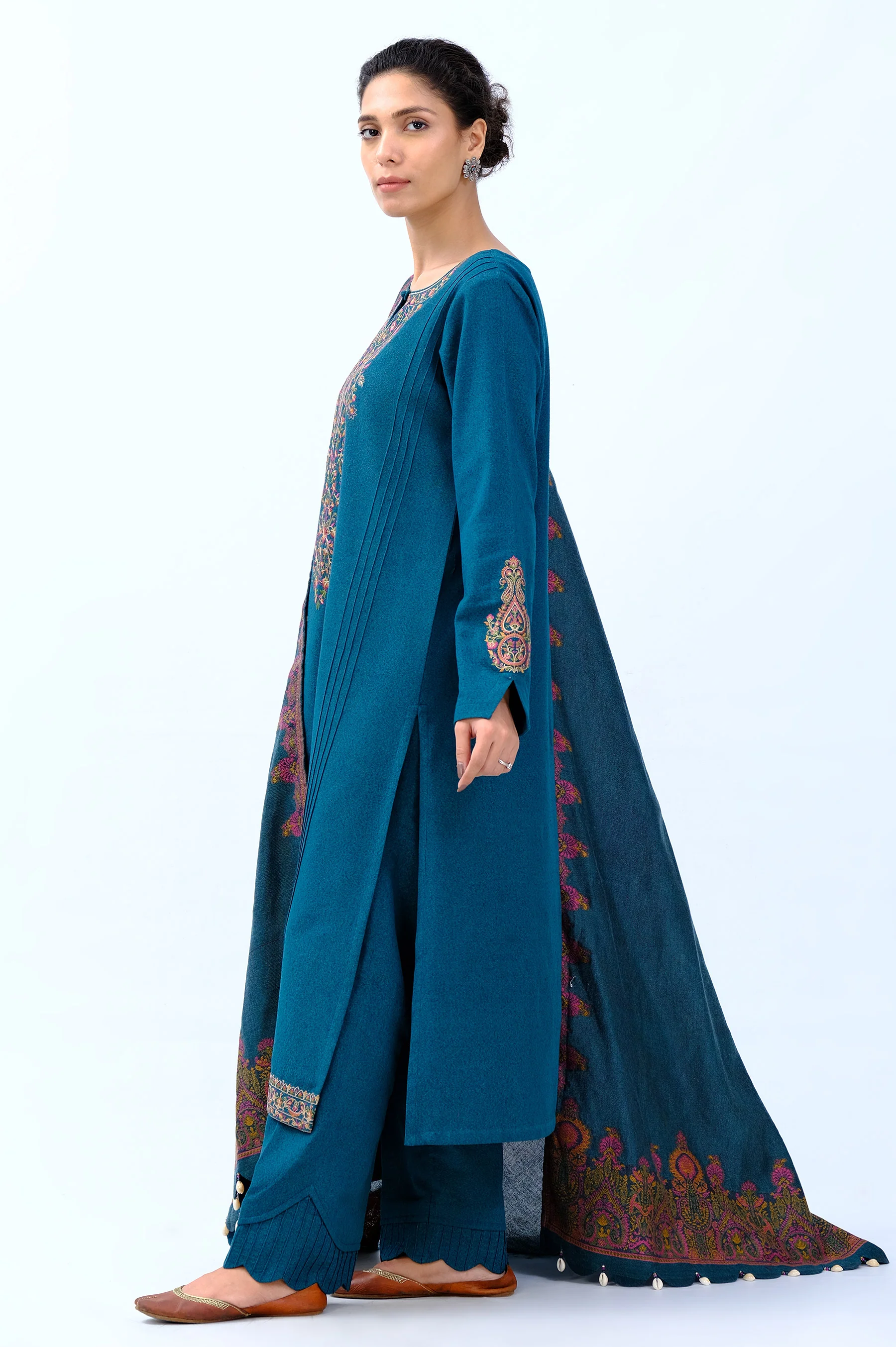 Stitched 3 Piece Embroidered Karandi Suit - Image 4