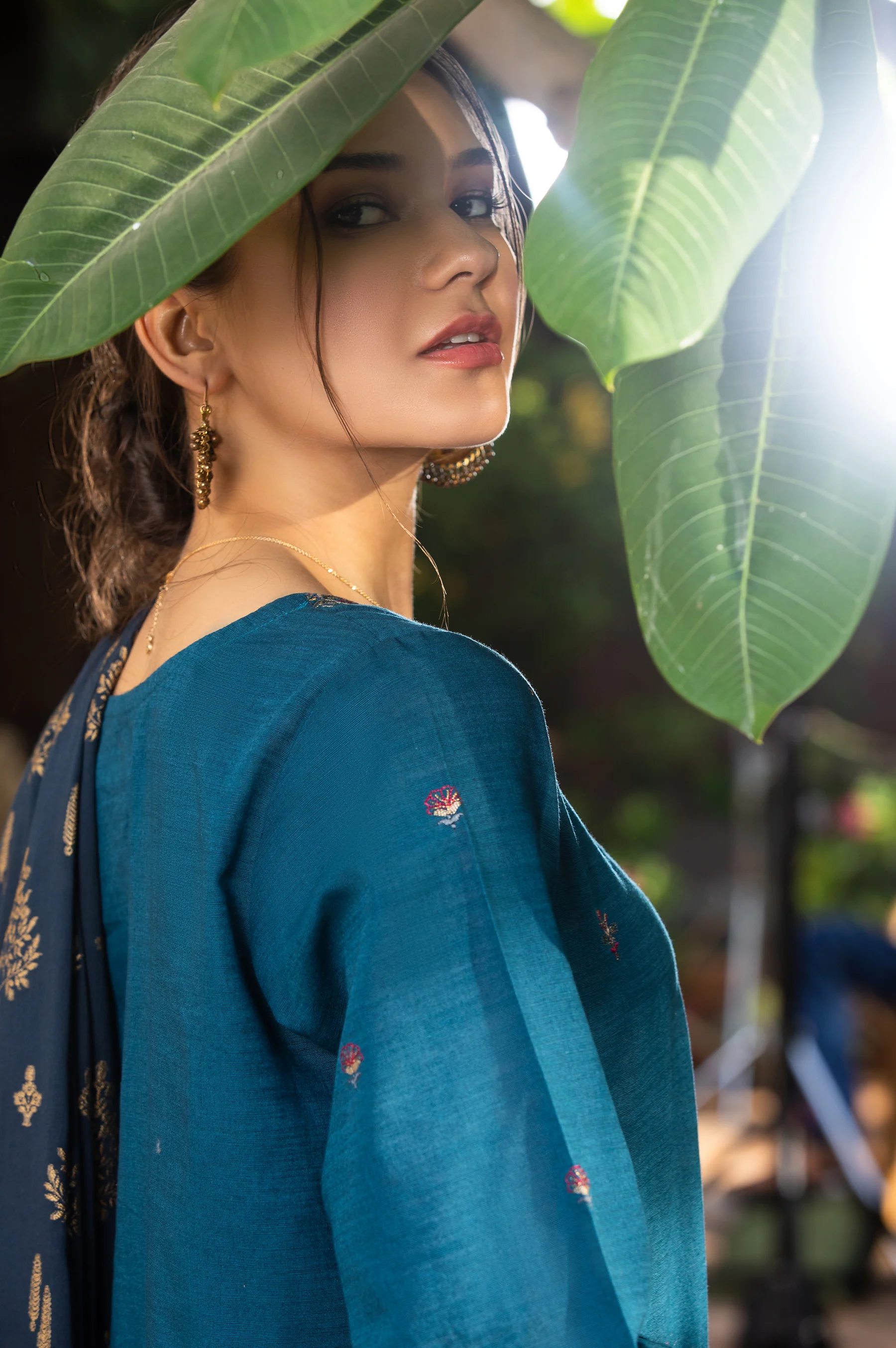Stitched 3 Piece Embroidered Khaddar Suit - Image 4
