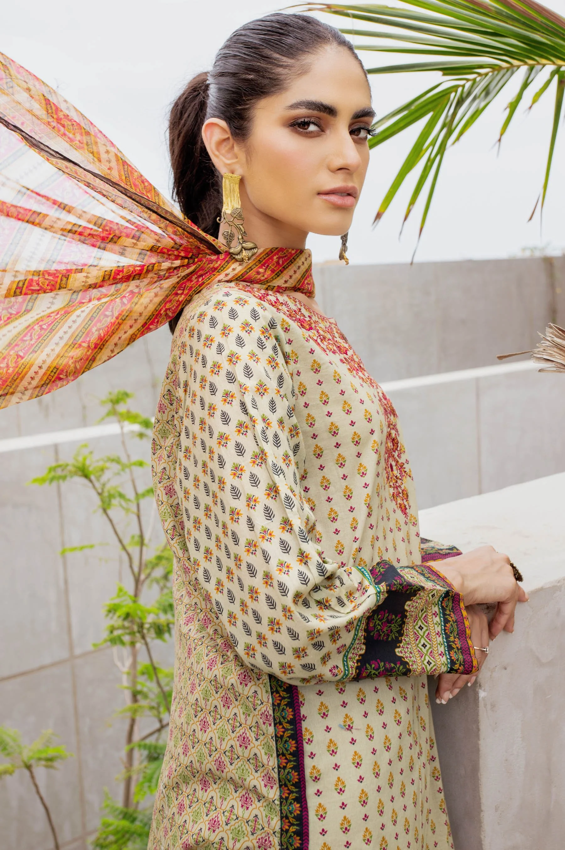 Stitched 3 Piece Embroidered Doria Lawn with Chiffon Suit - Image 3