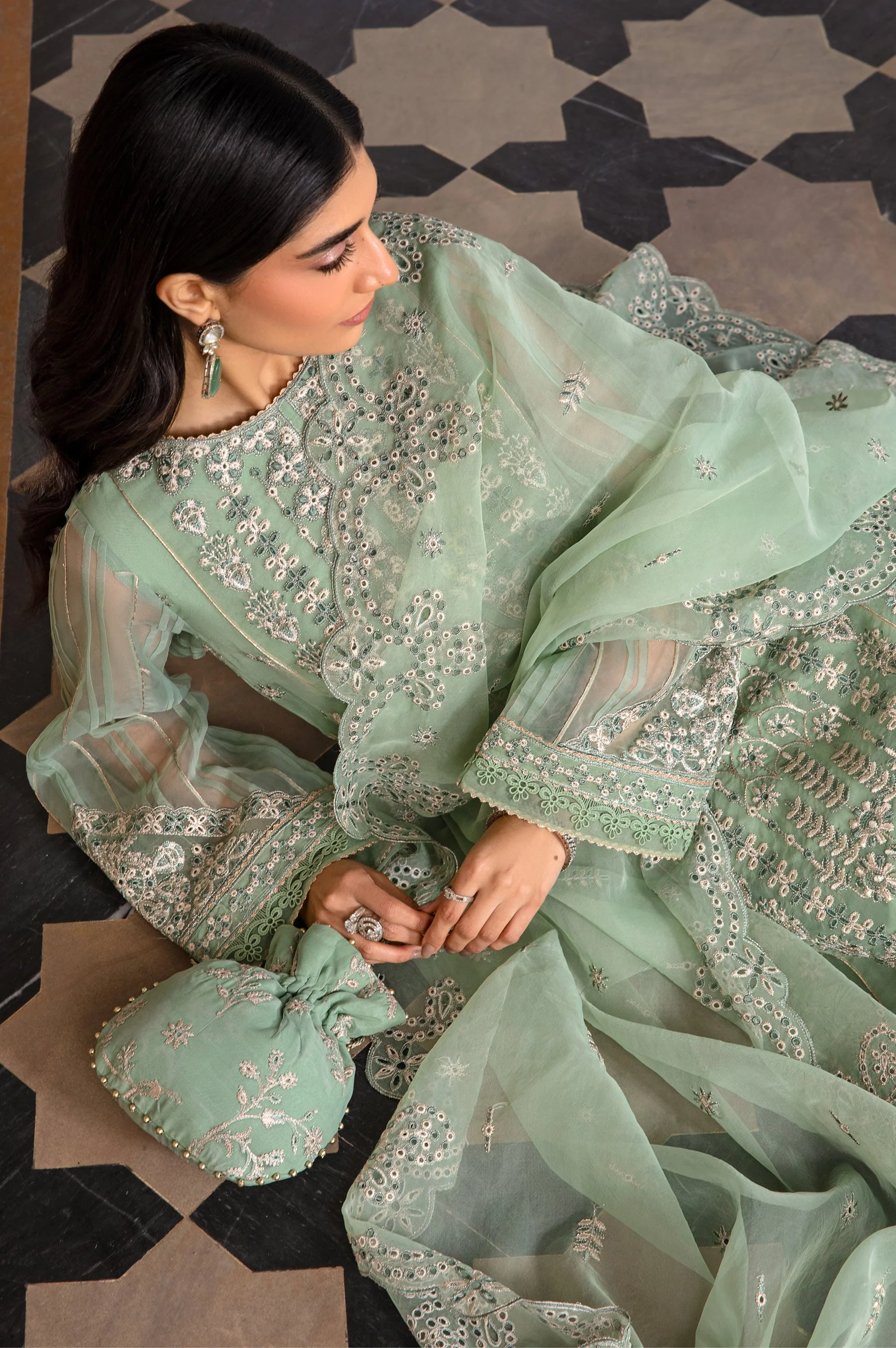 EMBROIDERED SUIT - Image 3