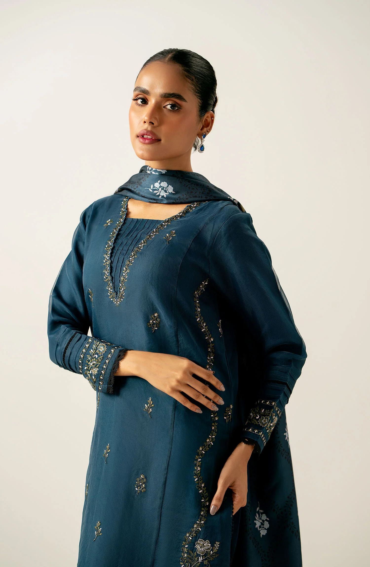 Stitched 3 Piece Embroidered Organza Suit - Image 2