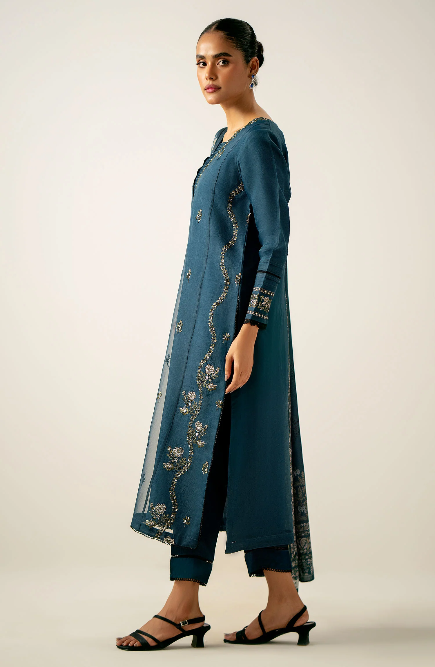 Stitched 3 Piece Embroidered Organza Suit - Image 4