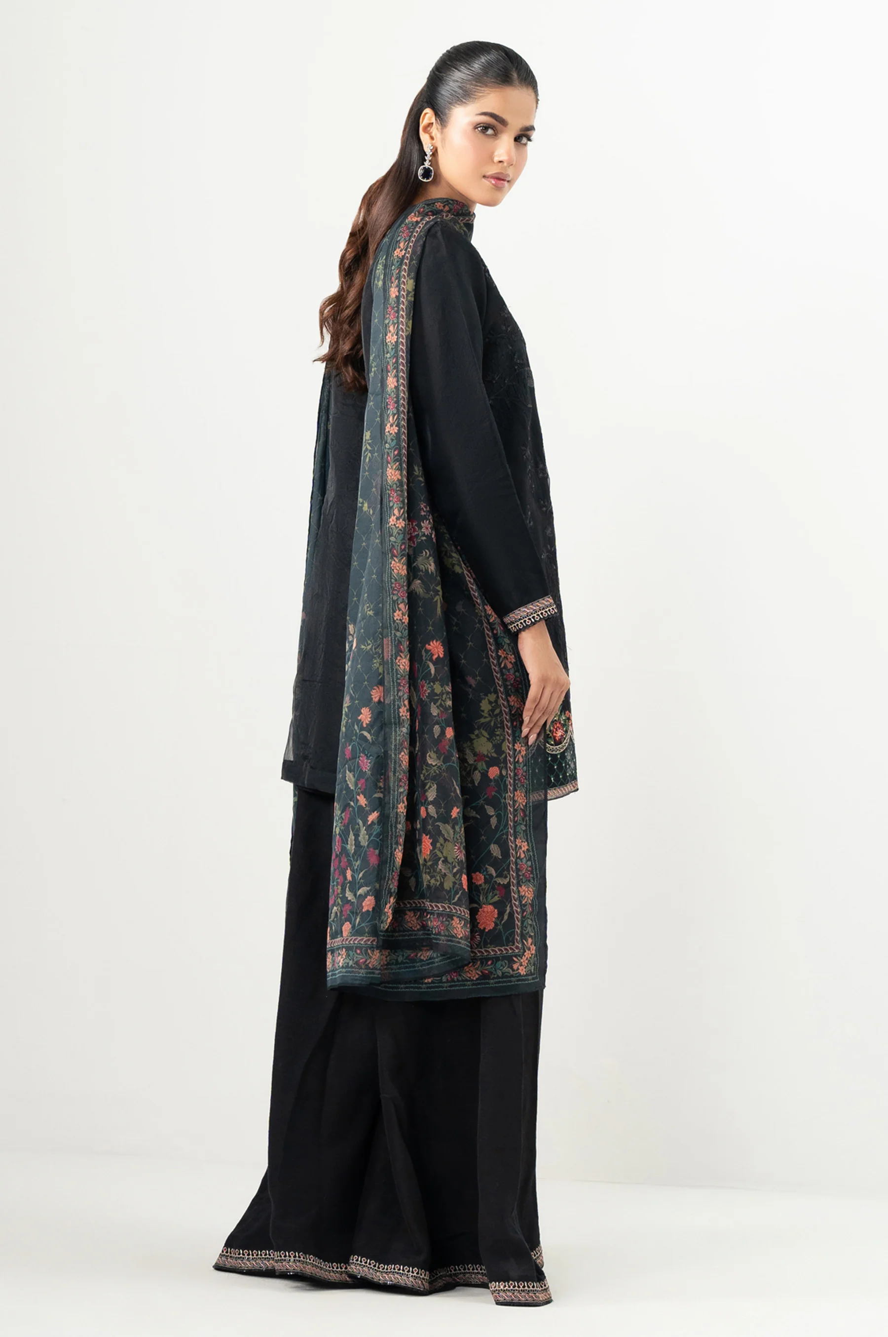 EMBROIDERED SUIT - Image 5