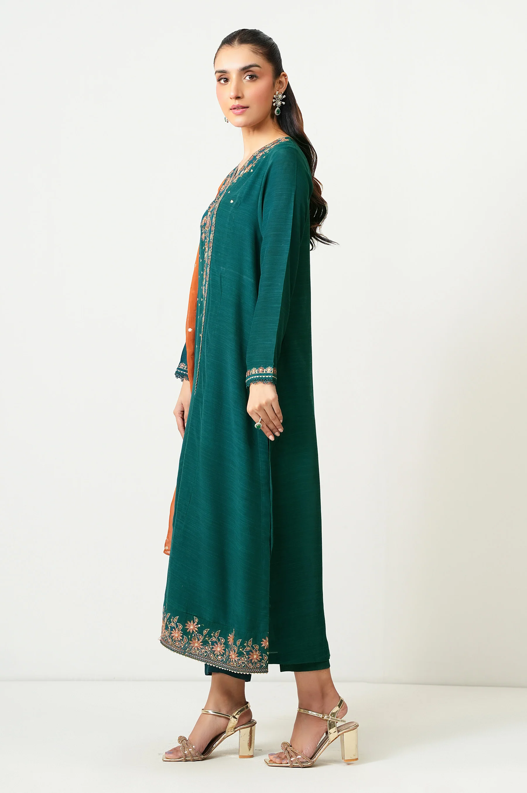 EMBROIDERED SUIT - Image 3