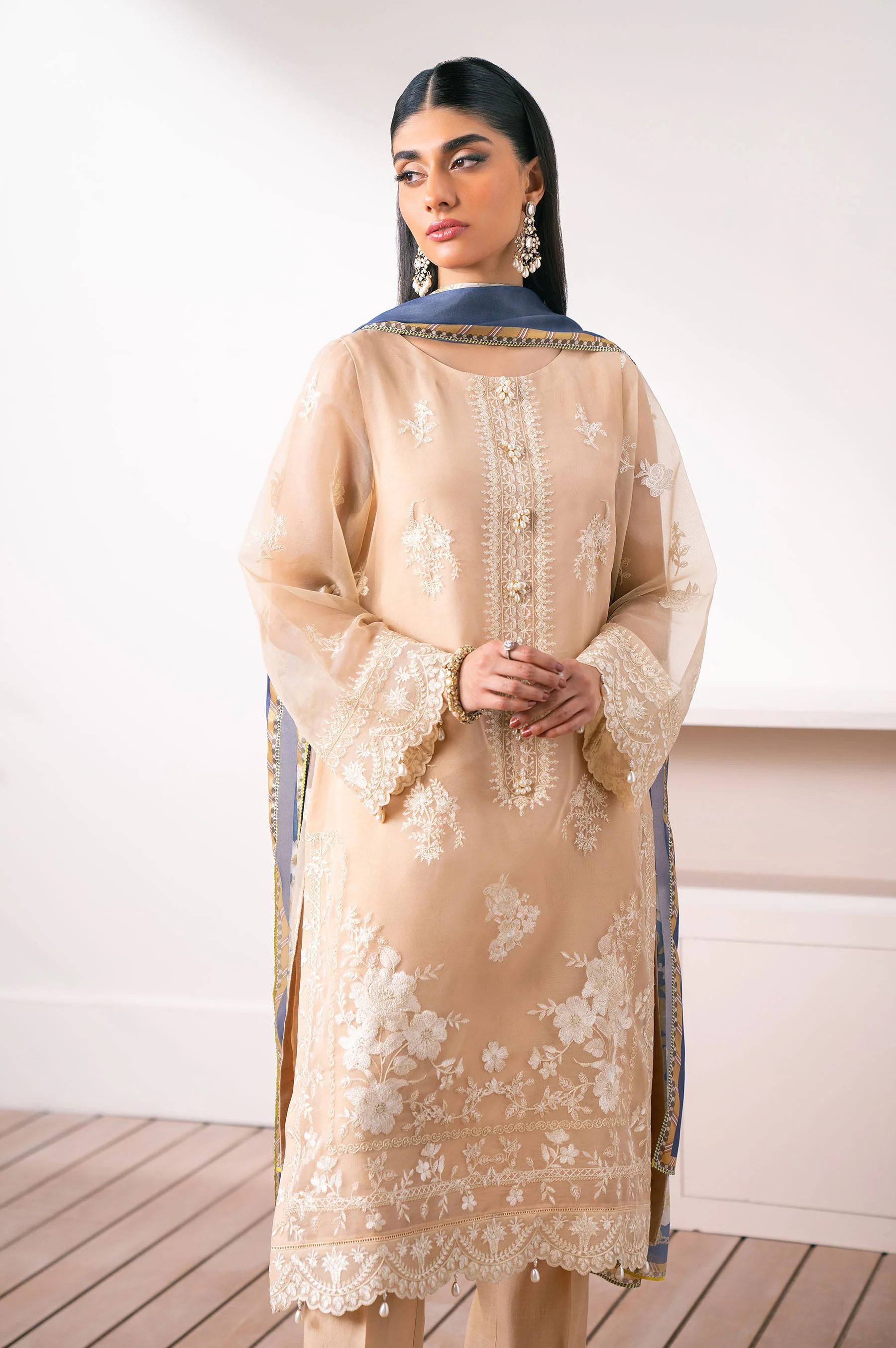 EMBROIDERED SUIT - Image 2