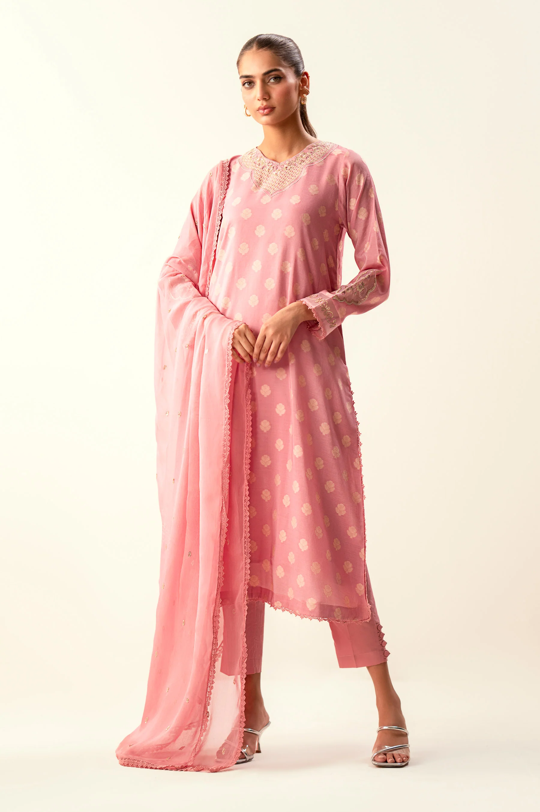 EMBROIDERED SUIT - Image 3