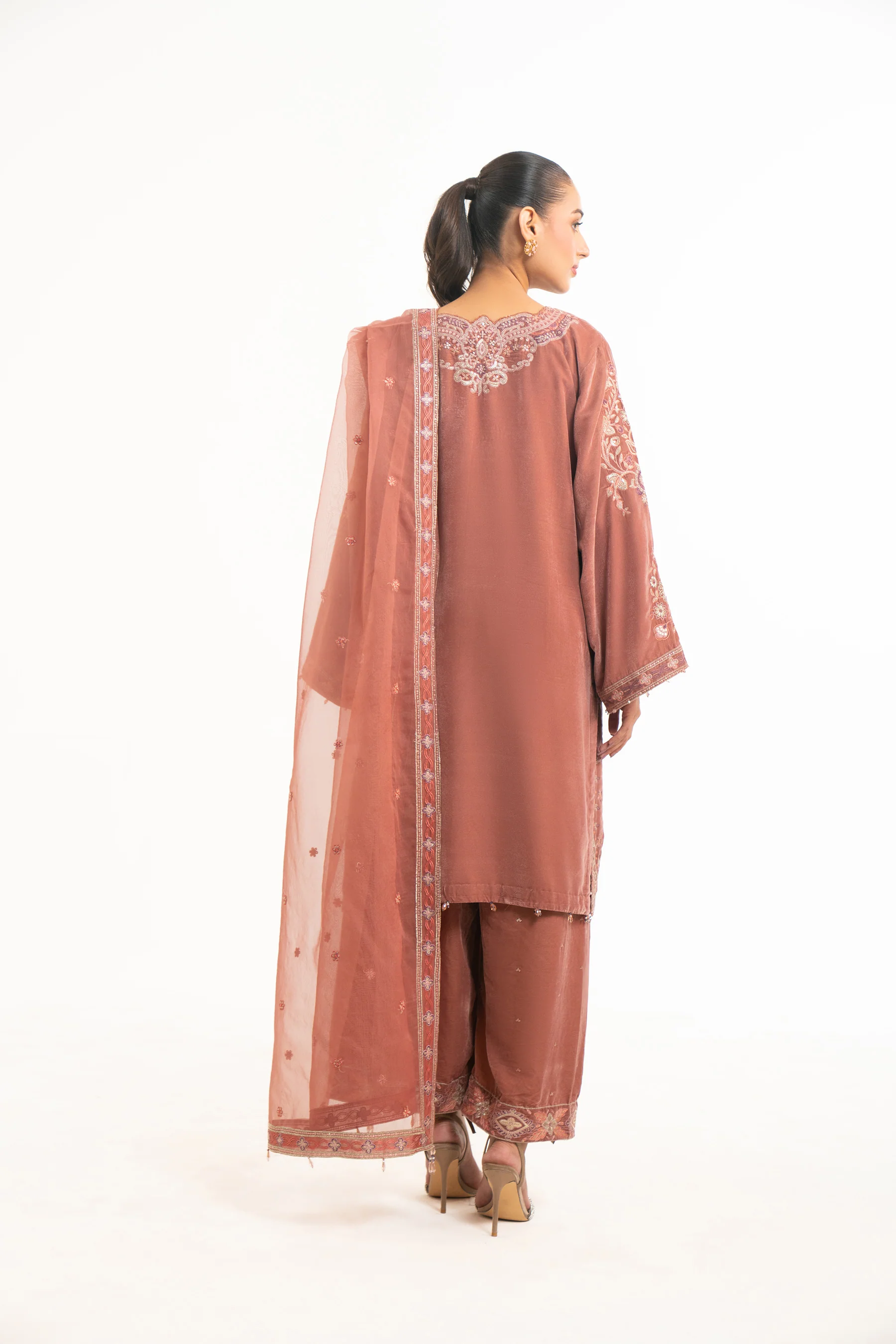EMBROIDERED VELVET SUIT - Image 3