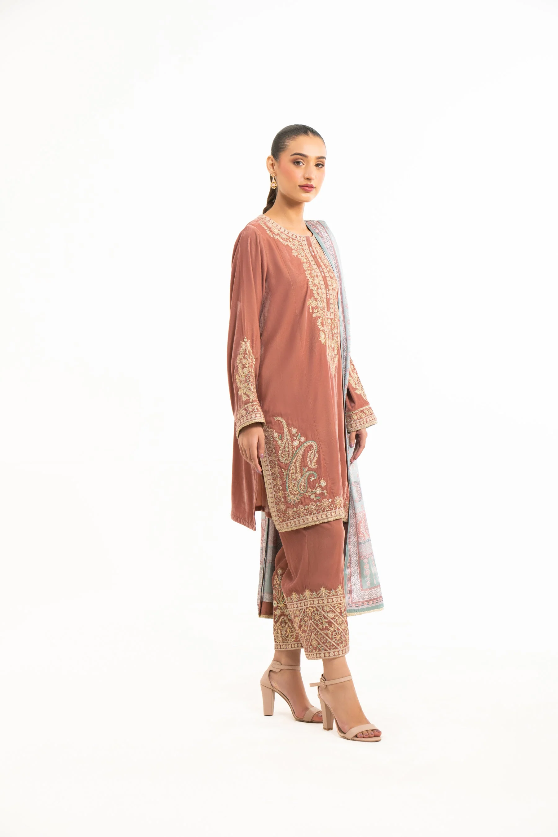 EMBROIDERED VELVET SUIT (FACTORY E-OUTLET) - Image 5