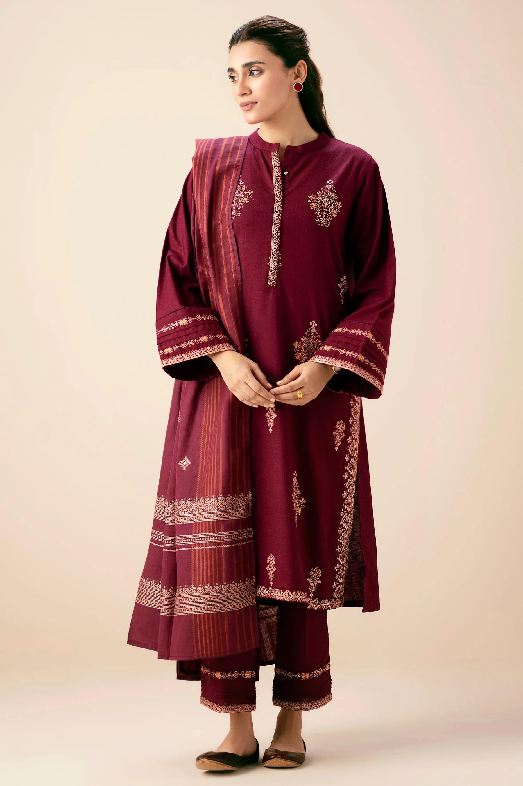 EMBROIDERED SUIT - Image 2