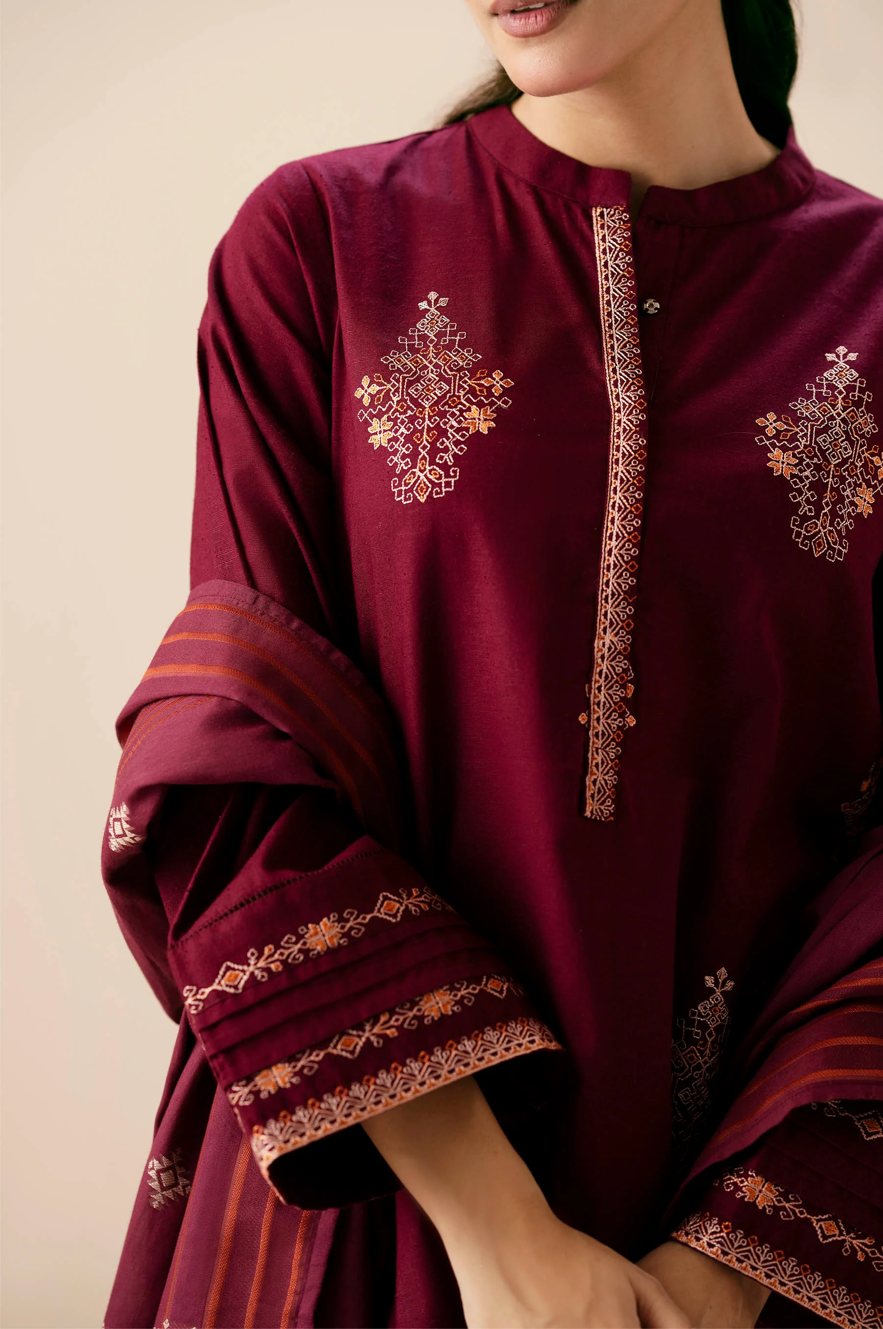 EMBROIDERED SUIT - Image 6