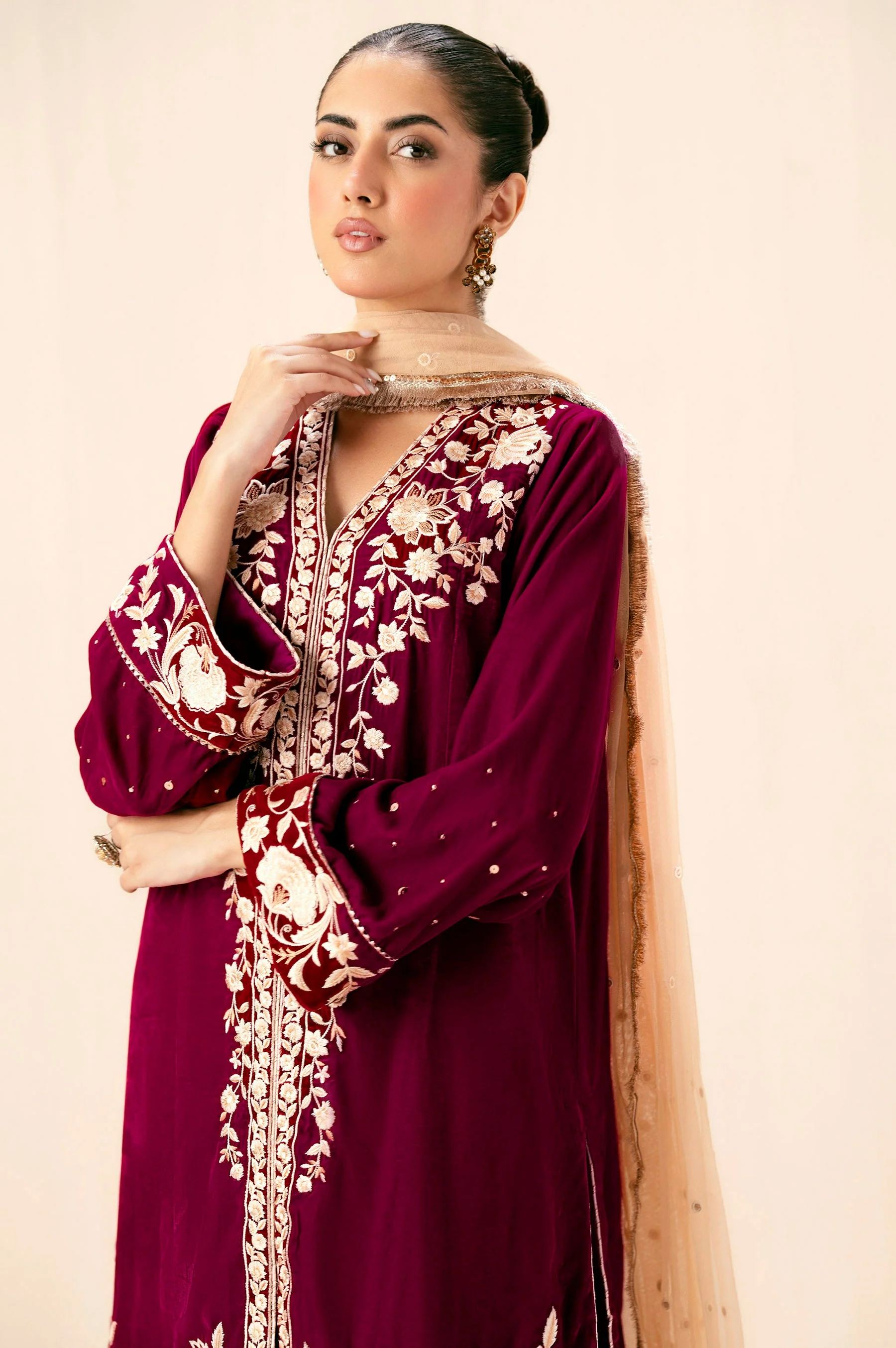 EMBROIDERED SUIT - Image 4