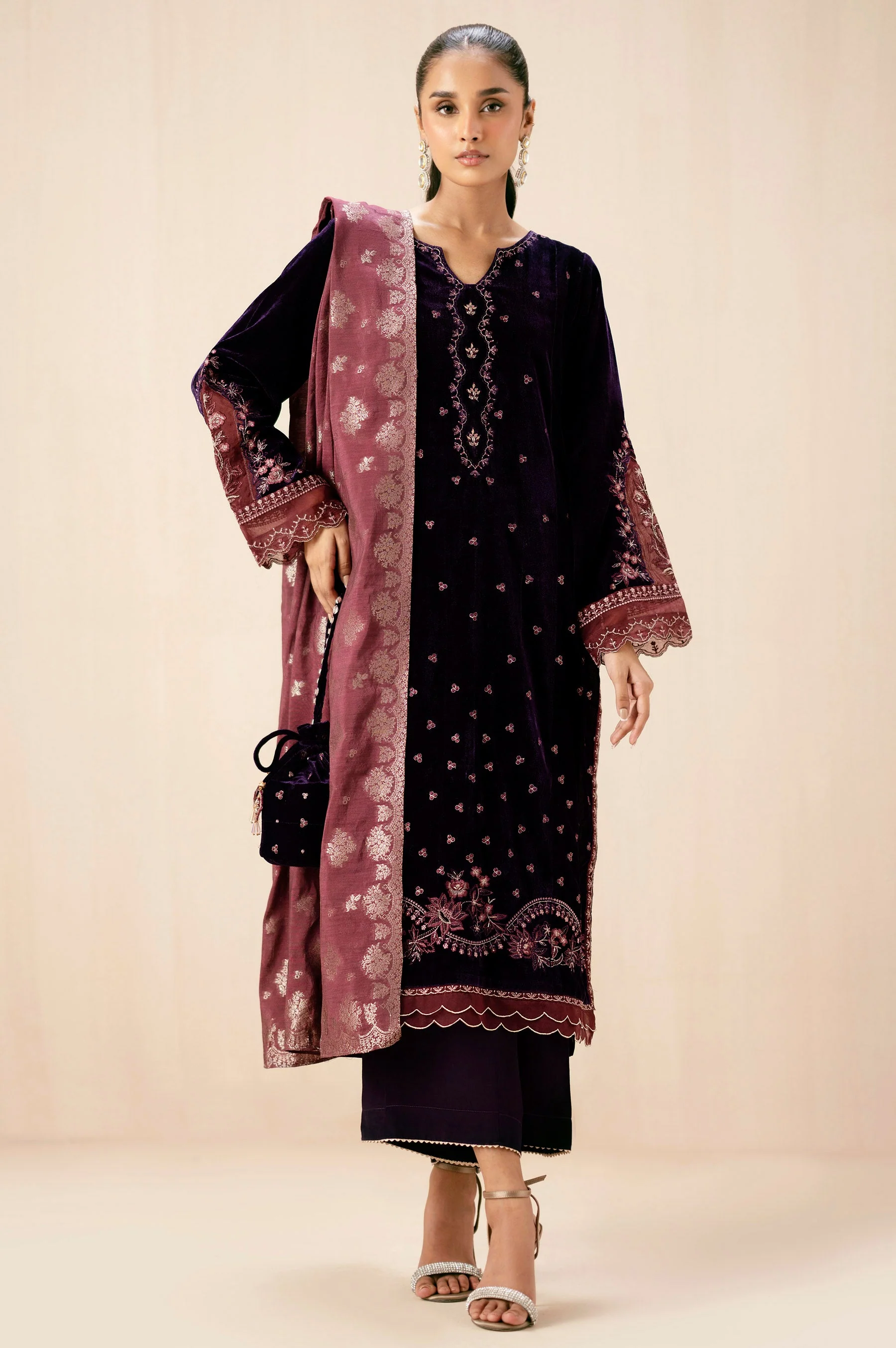 EMBROIDERED VELVET SUIT