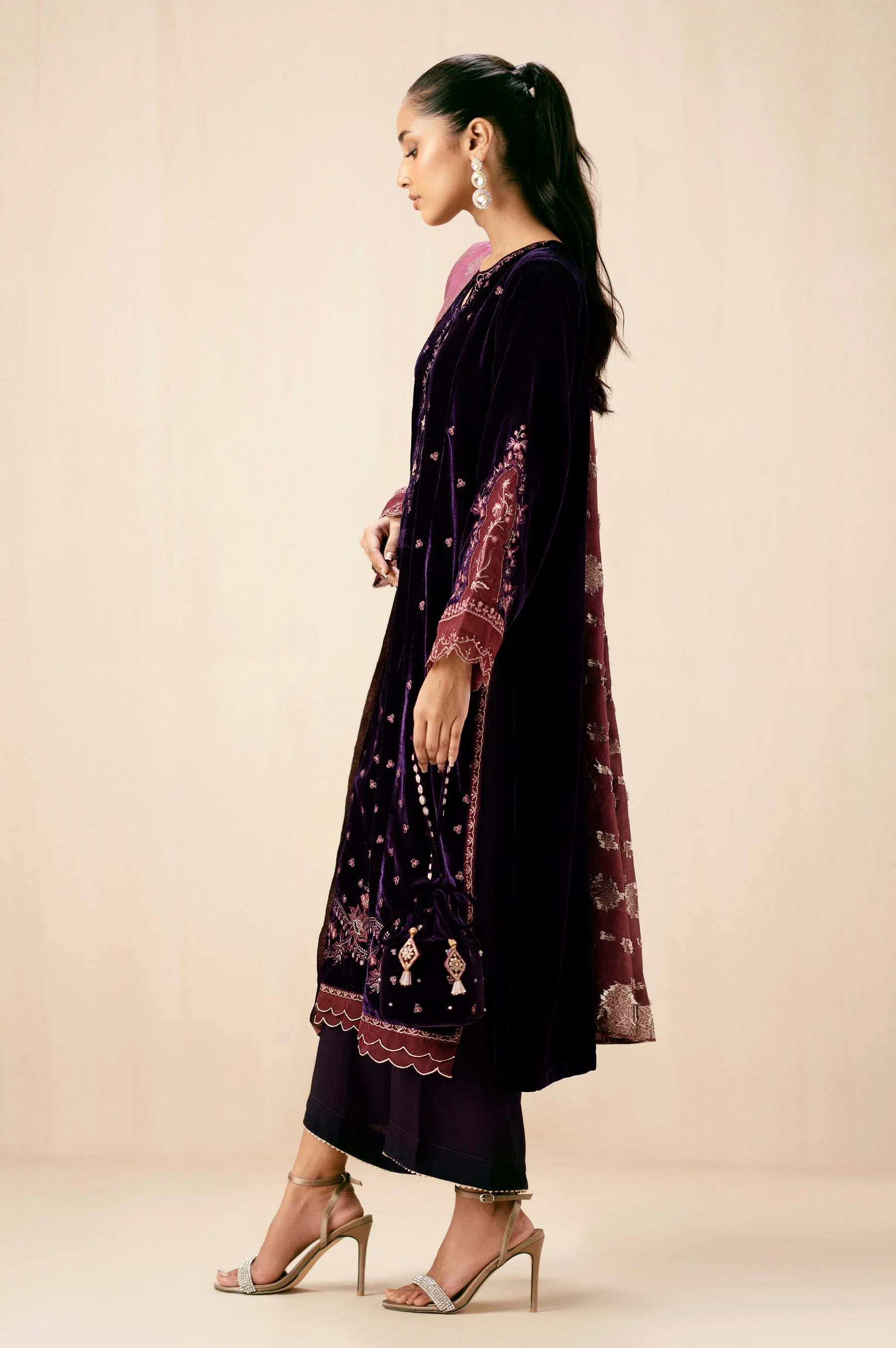 EMBROIDERED VELVET SUIT - Image 6