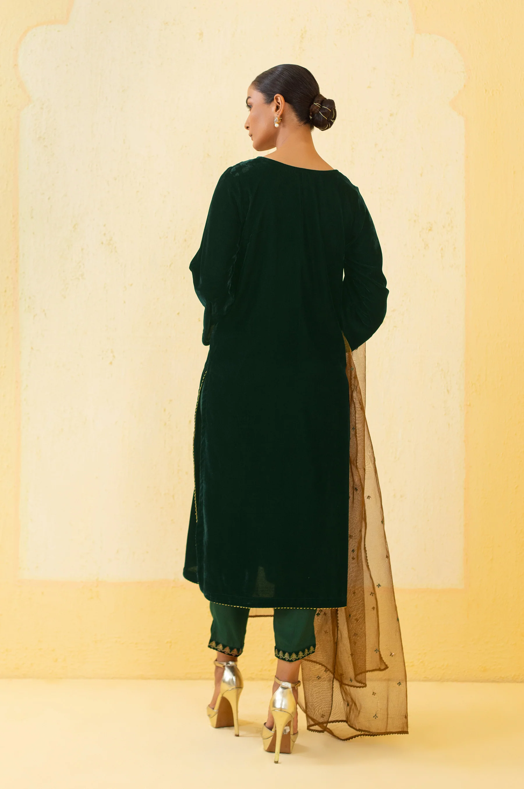 Stitched 3 Piece Embroidered Velvet Suit - Green - Image 5