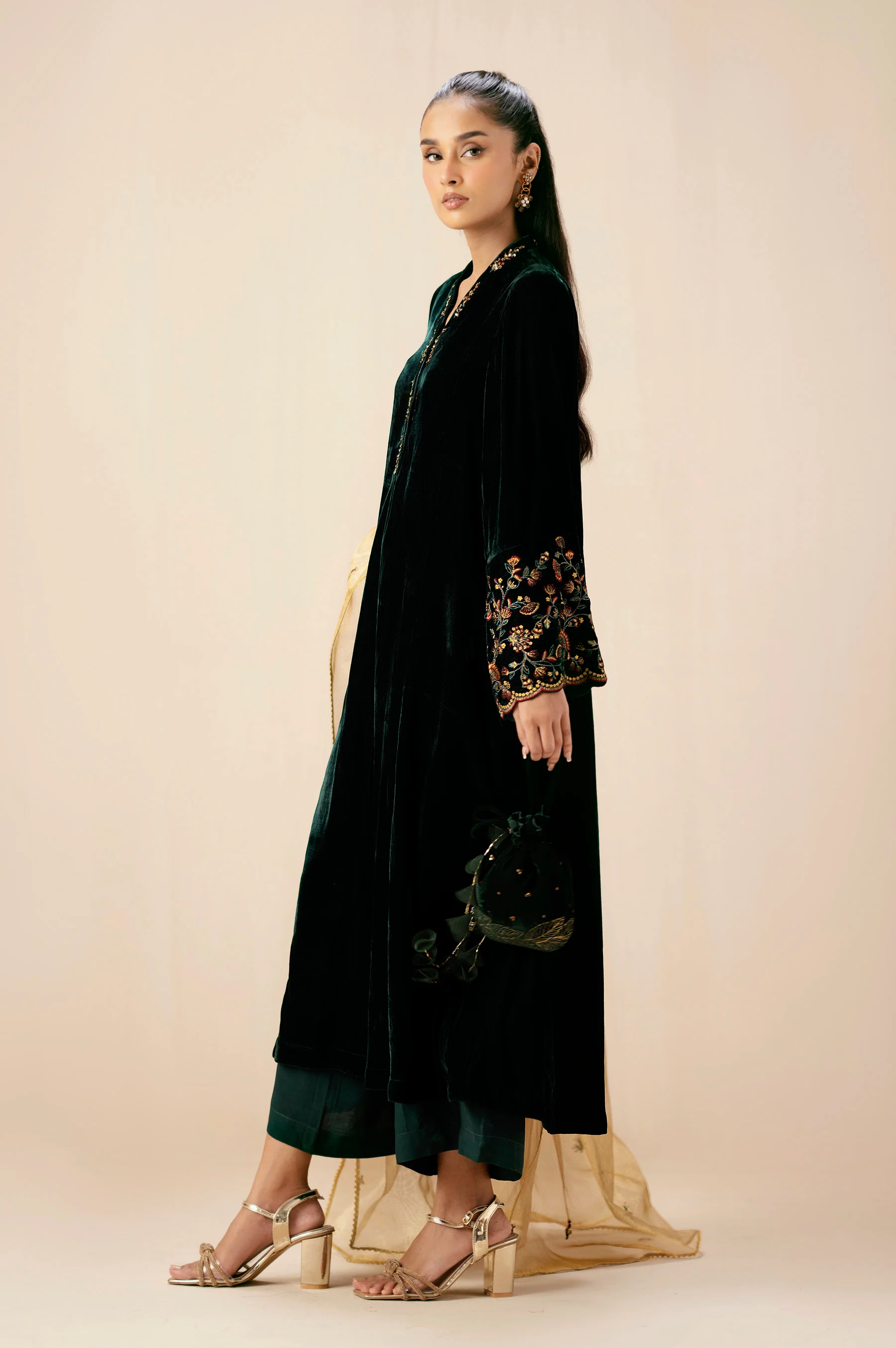 EMBROIDERED SUIT - Image 3