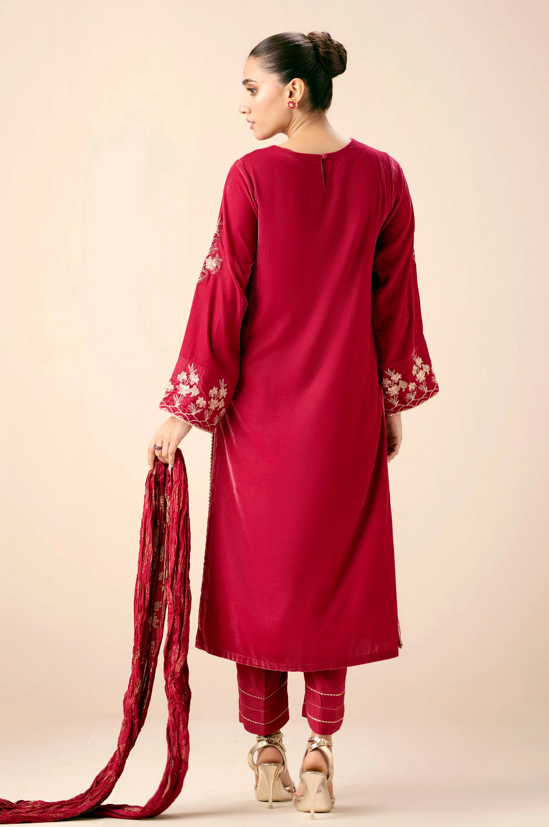 EMBROIDERED SUIT - Image 3