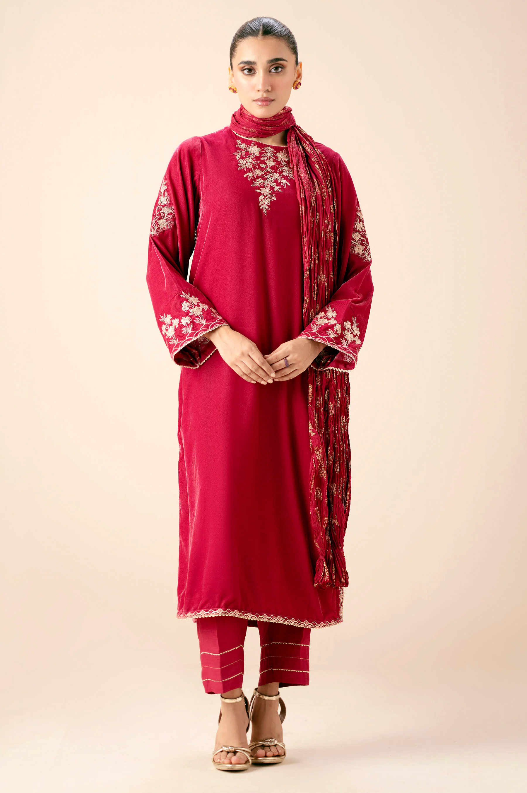 EMBROIDERED SUIT - Image 4