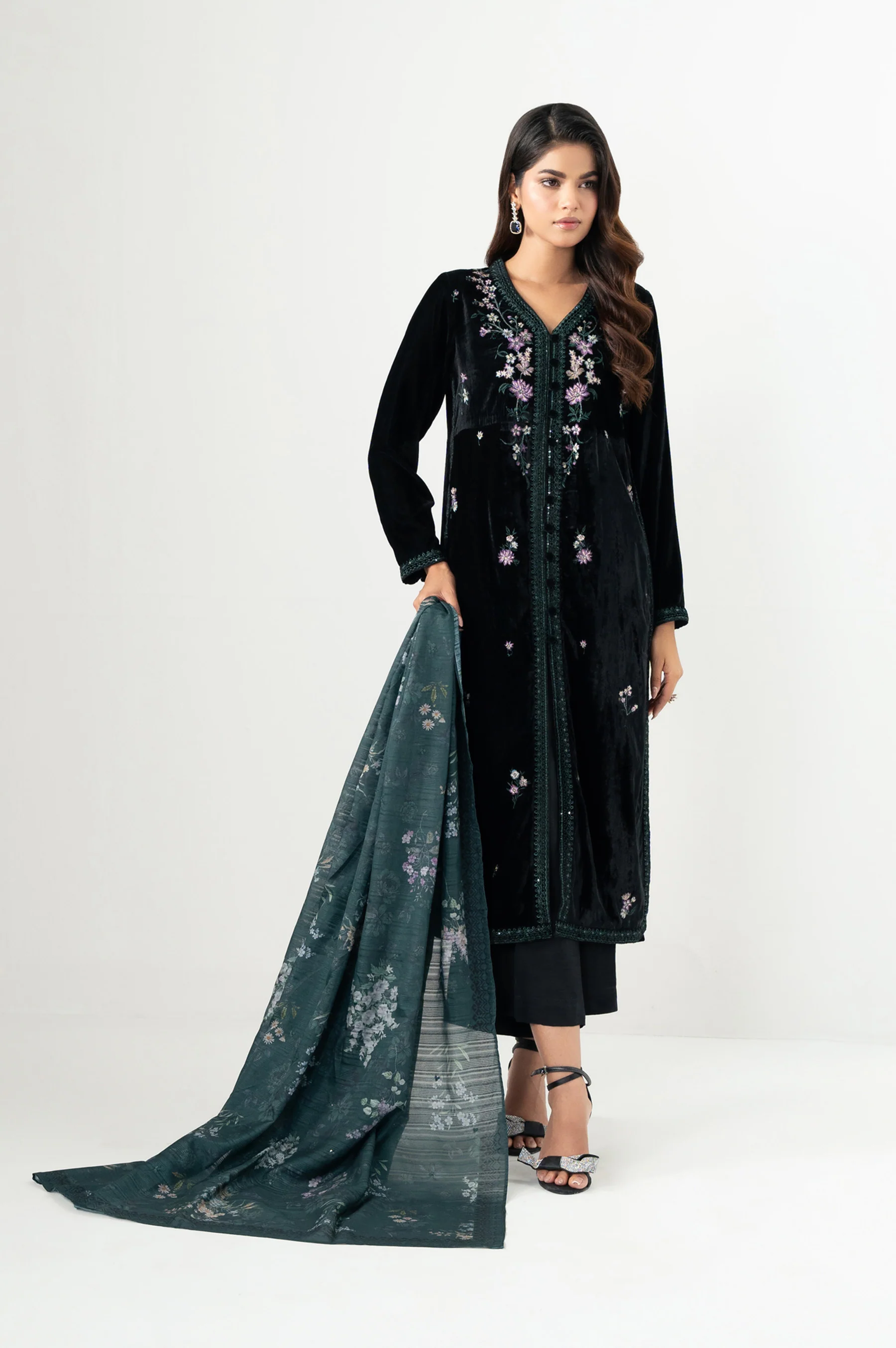 EMBROIDERED SUIT