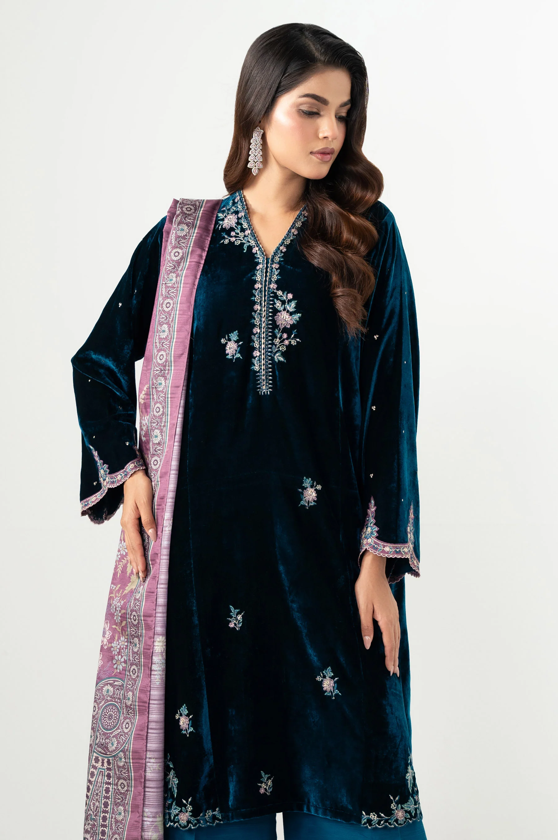 EMBROIDERED VELVET SUIT - Image 5
