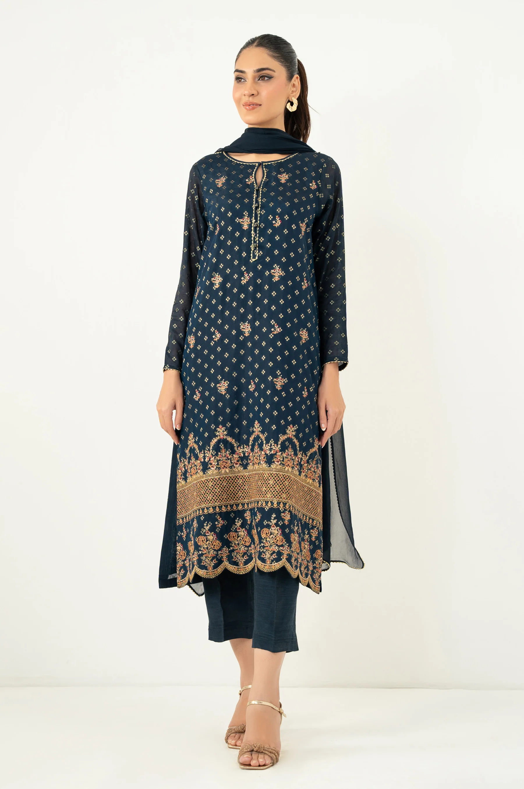 EMBROIDERED SUIT - Image 2