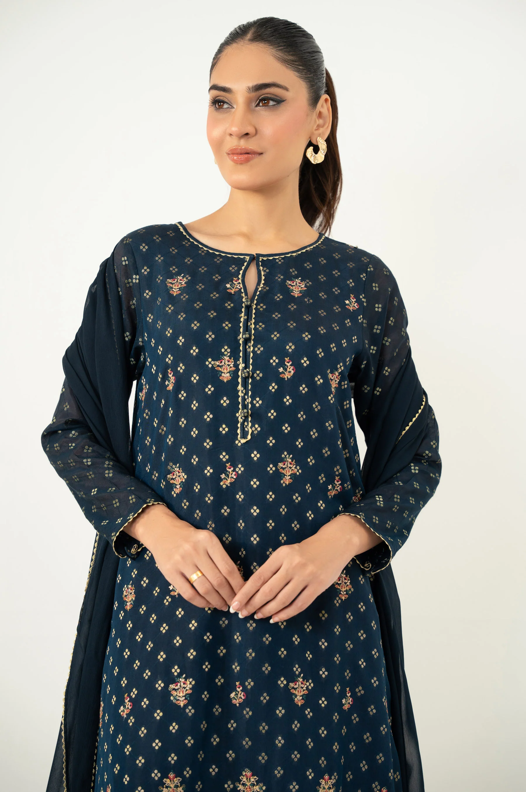 EMBROIDERED SUIT - Image 3