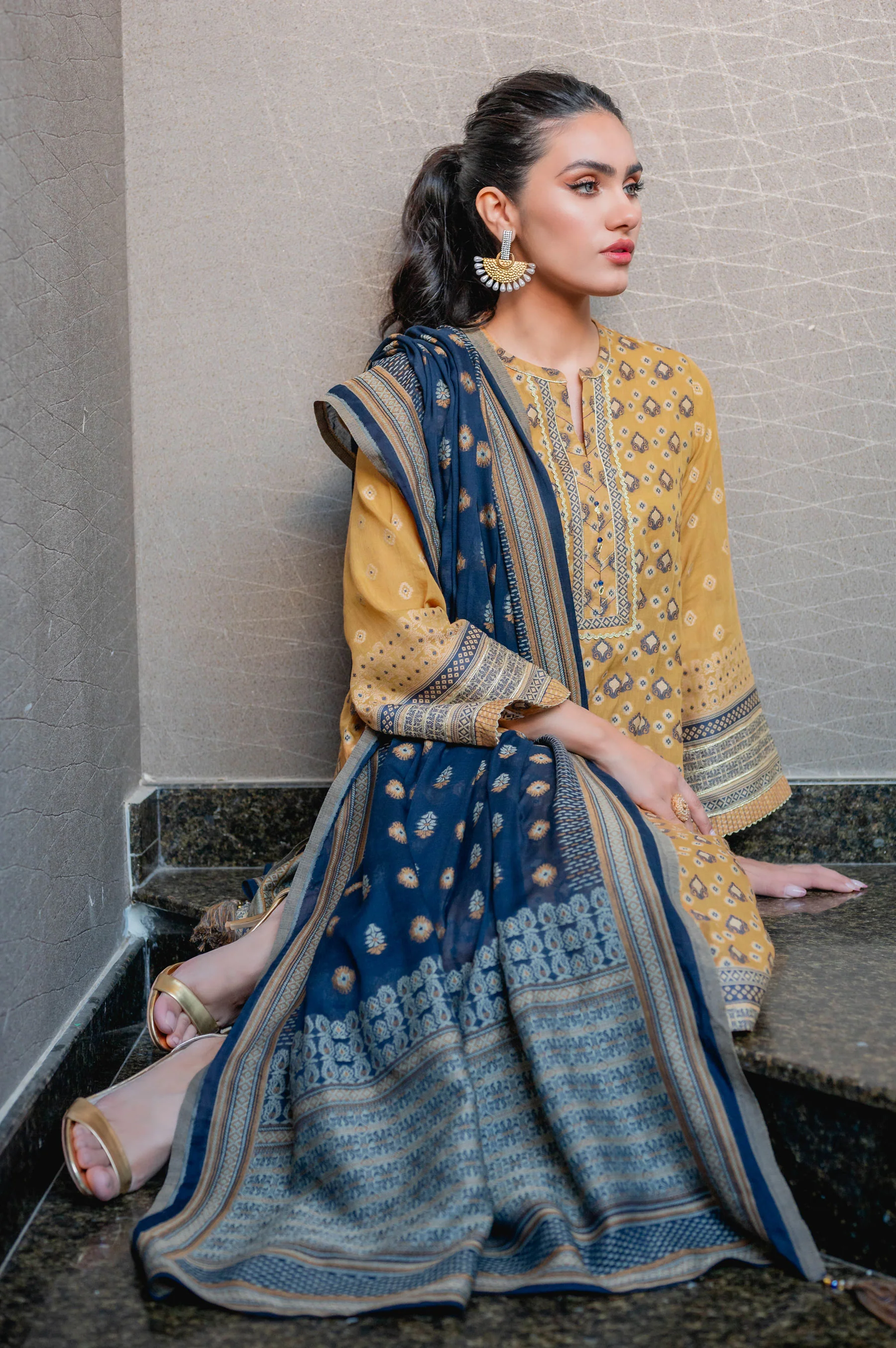 Stitched 3 Piece Jacquard Suit - Image 6
