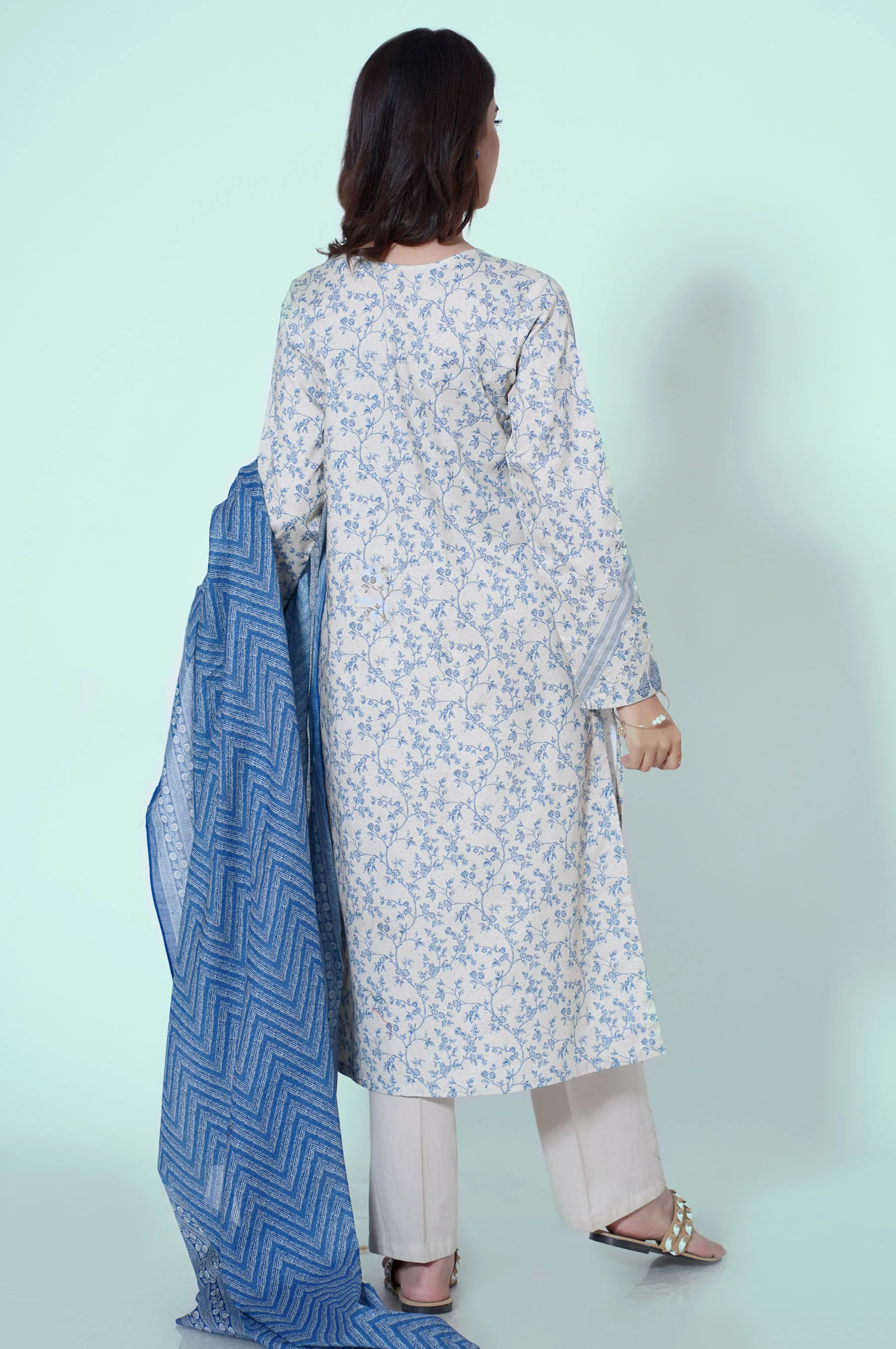 Stitched 3 Piece Embroidered Lawn Suit - Image 4